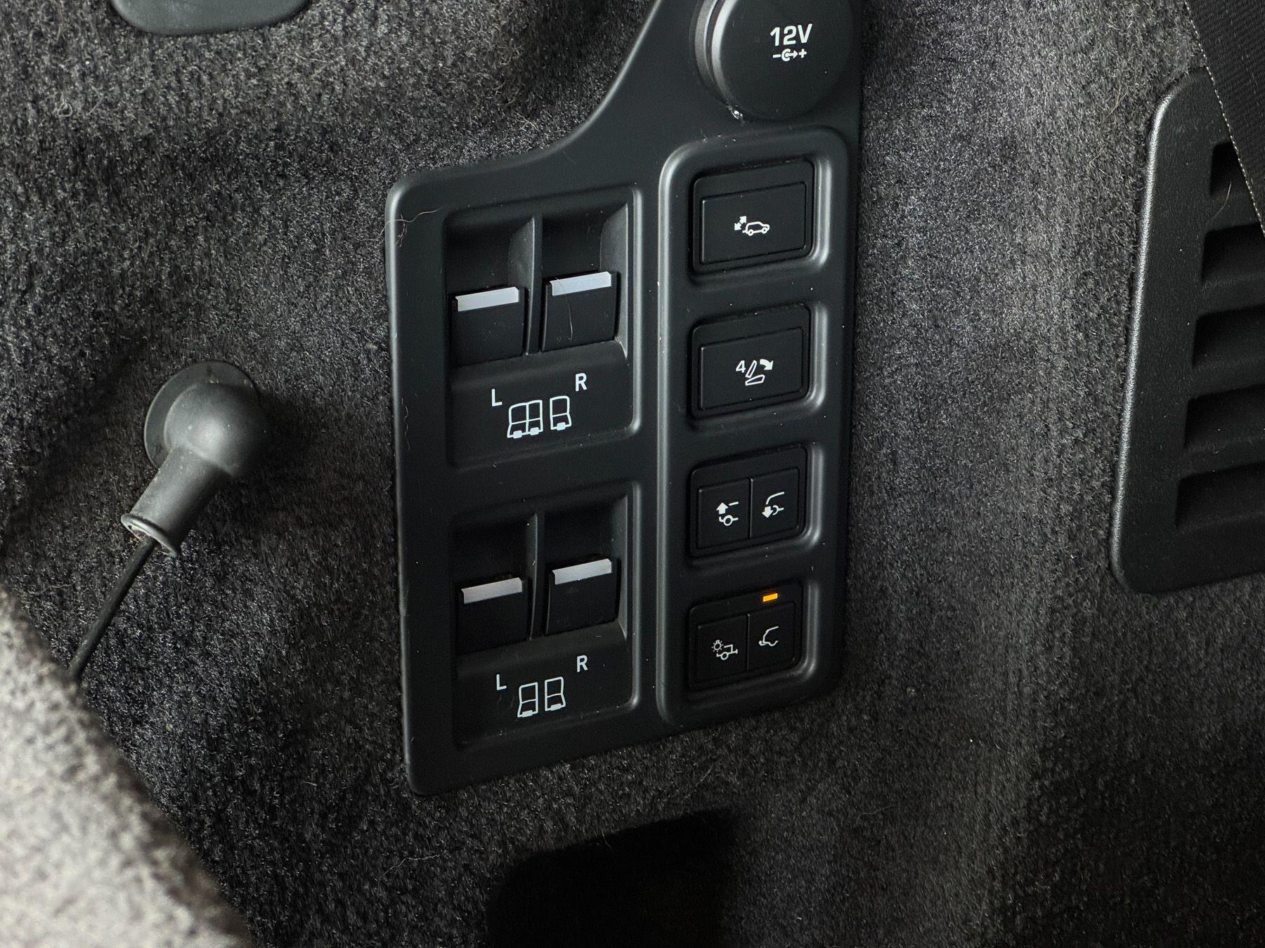 Land Rover Discovery - Image 11