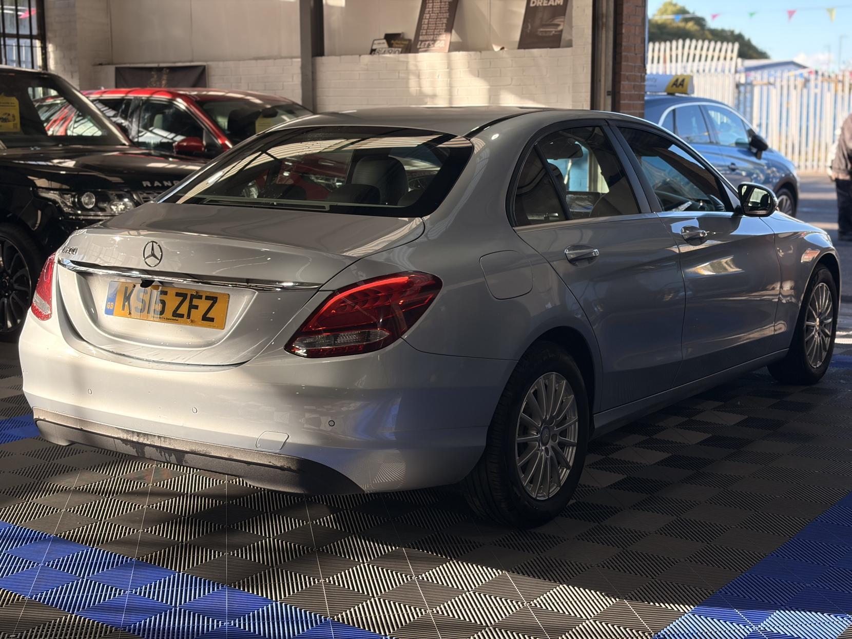 Mercedes C Class - Image 8