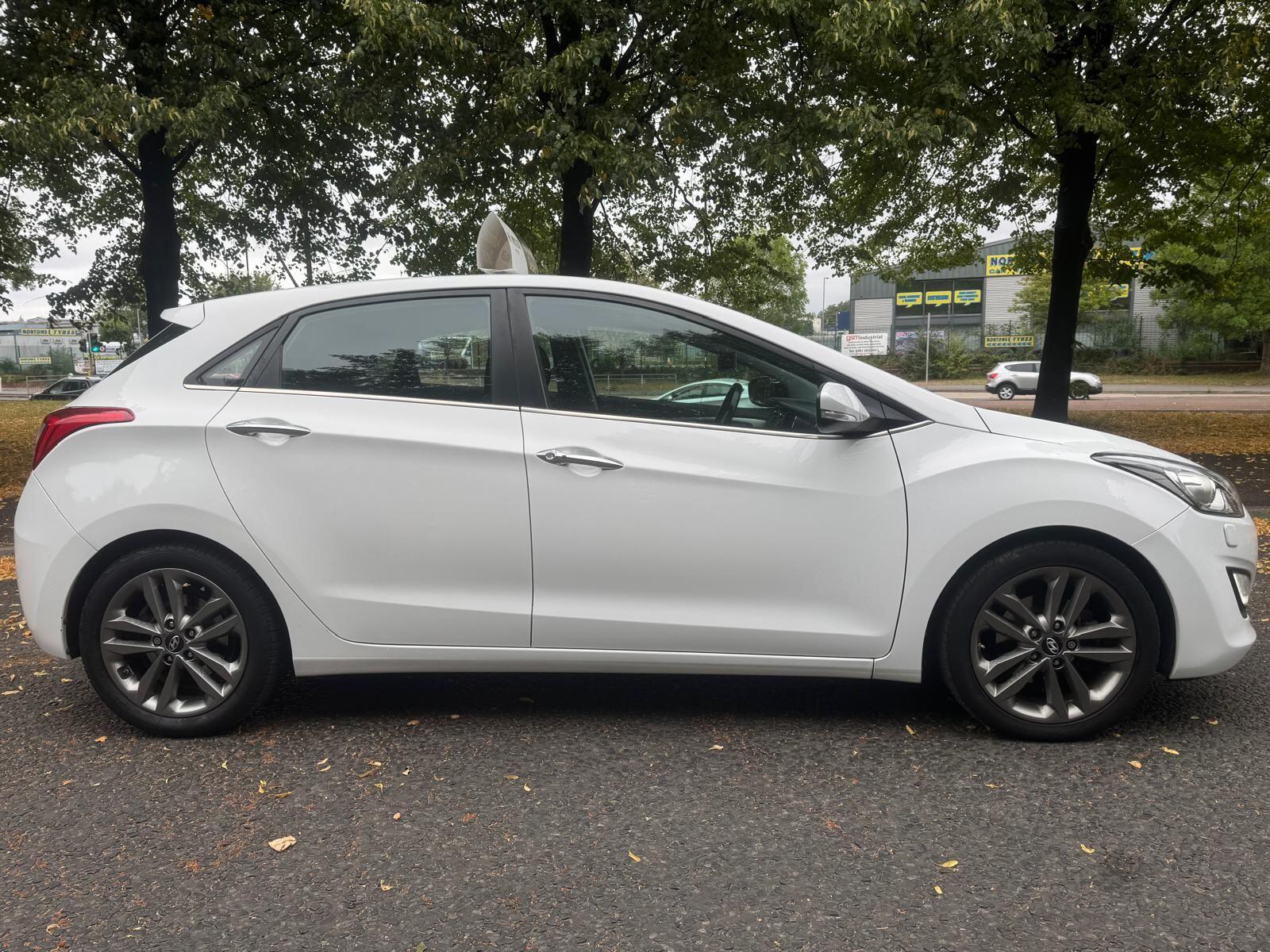 Hyundai i30 - Image 11