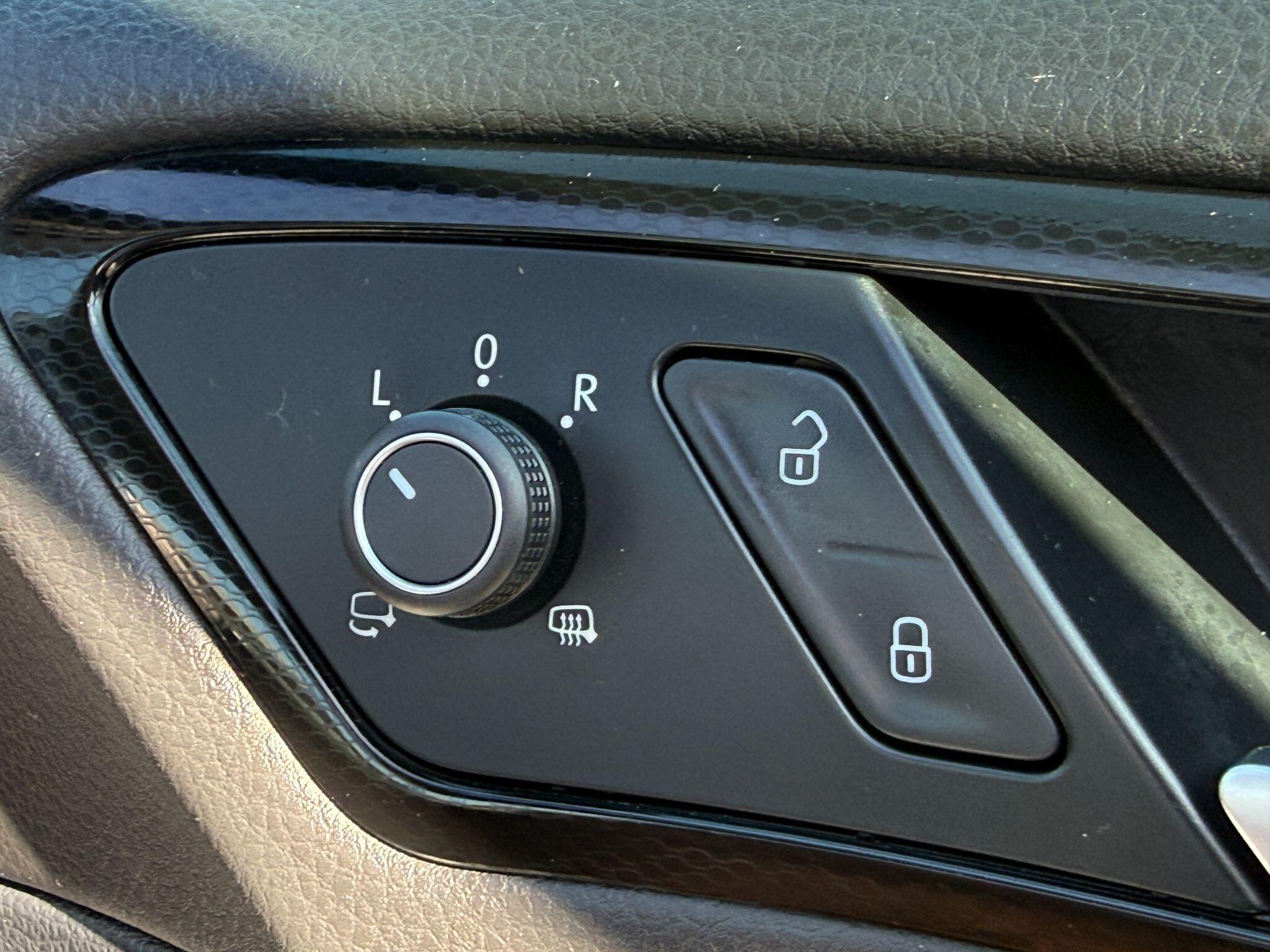 Volkswagen Golf - Image 69
