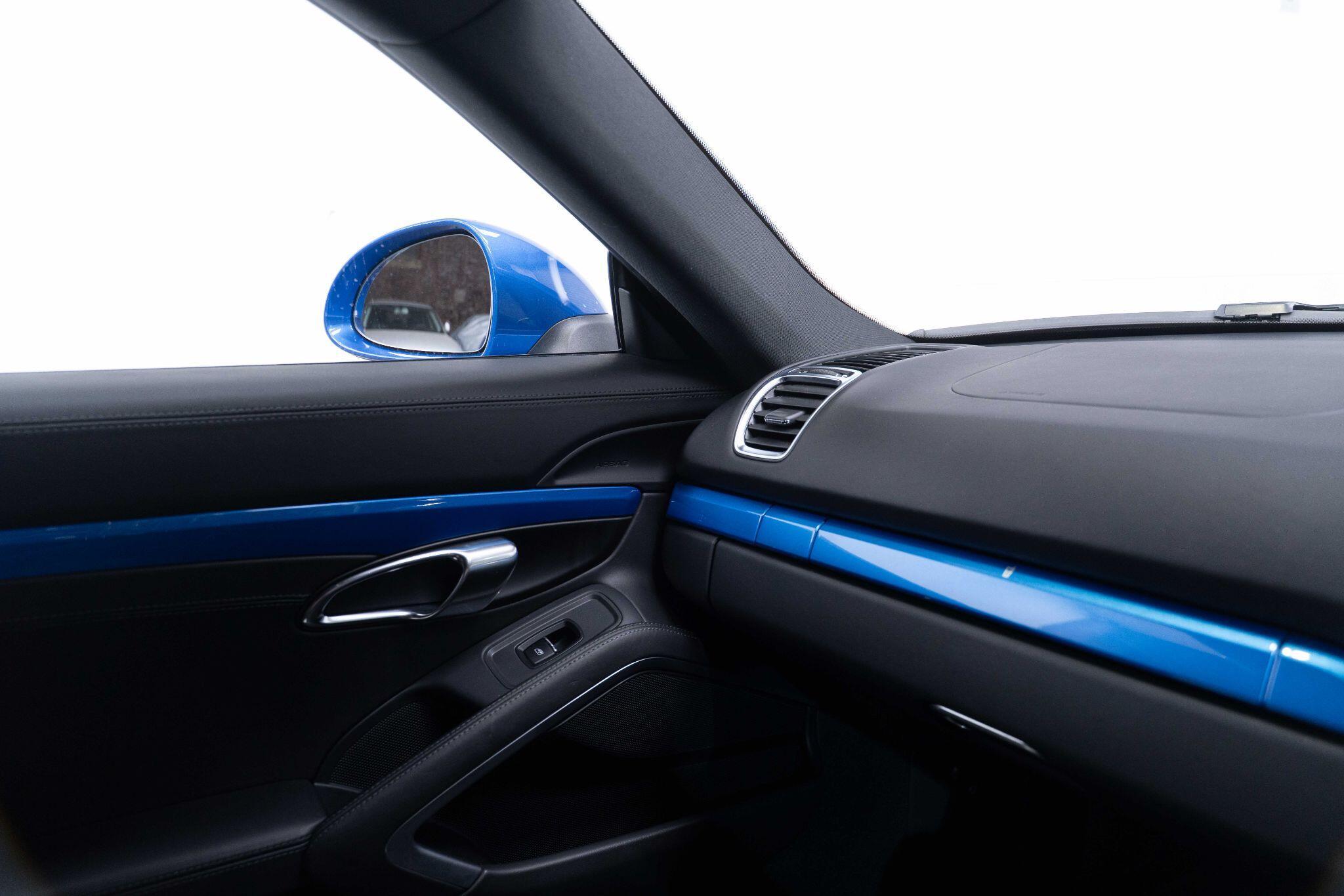 Porsche Cayman - Image 9
