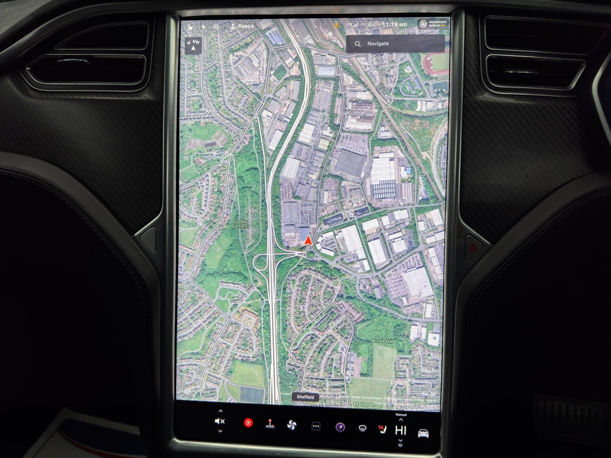 Tesla Model X - Image 31