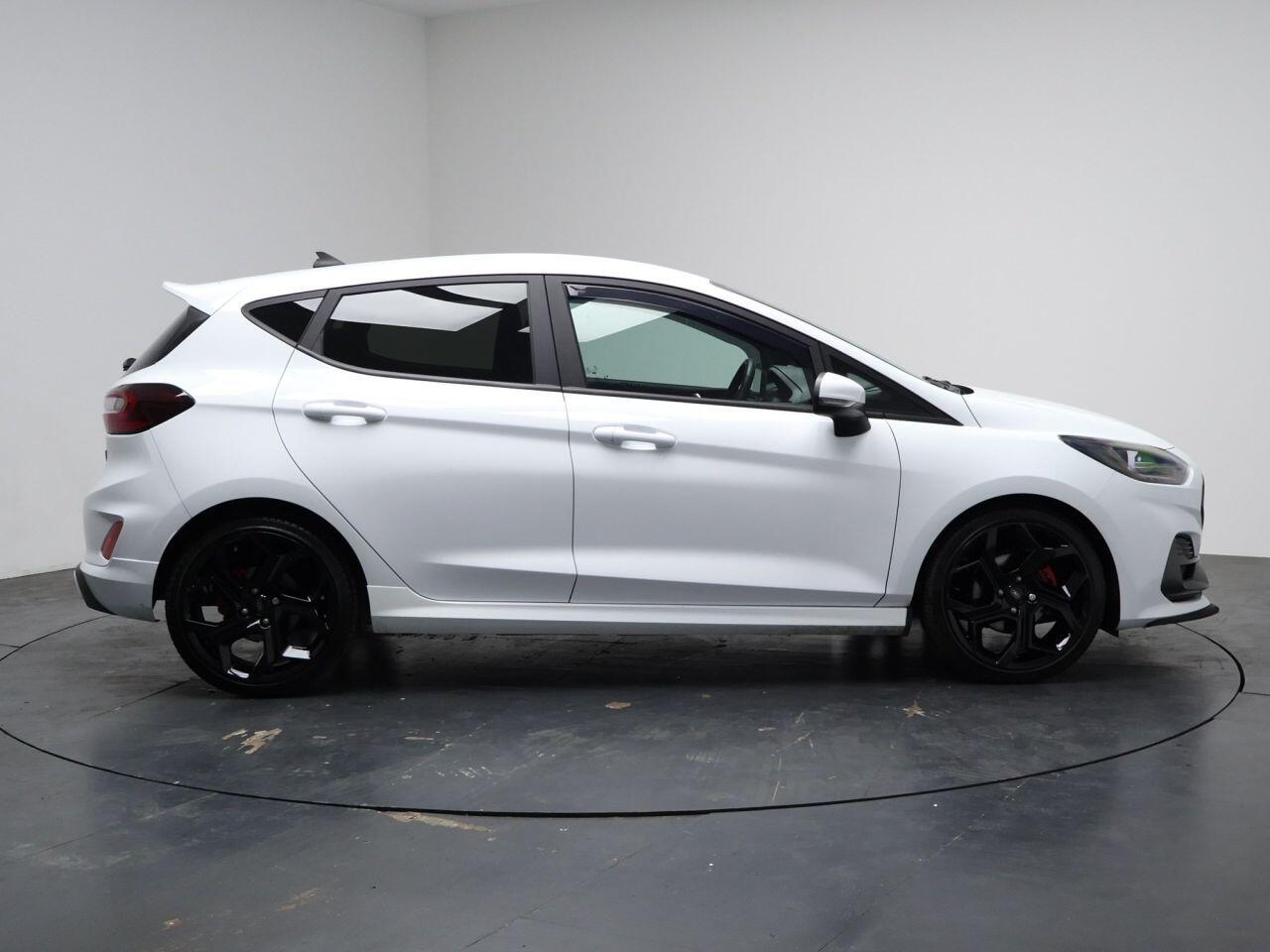 Ford Fiesta - Image 15