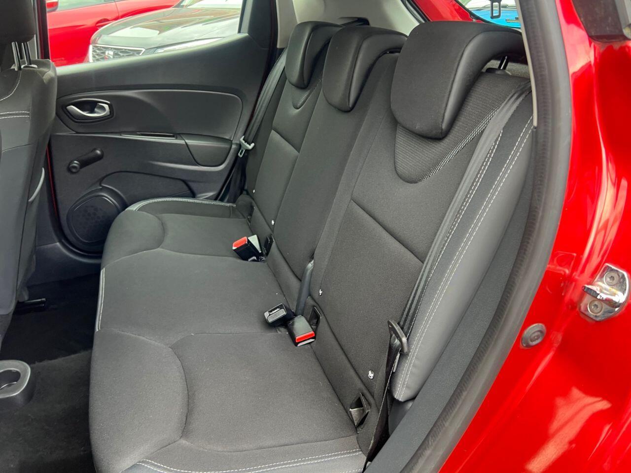 Renault Clio - Image 26