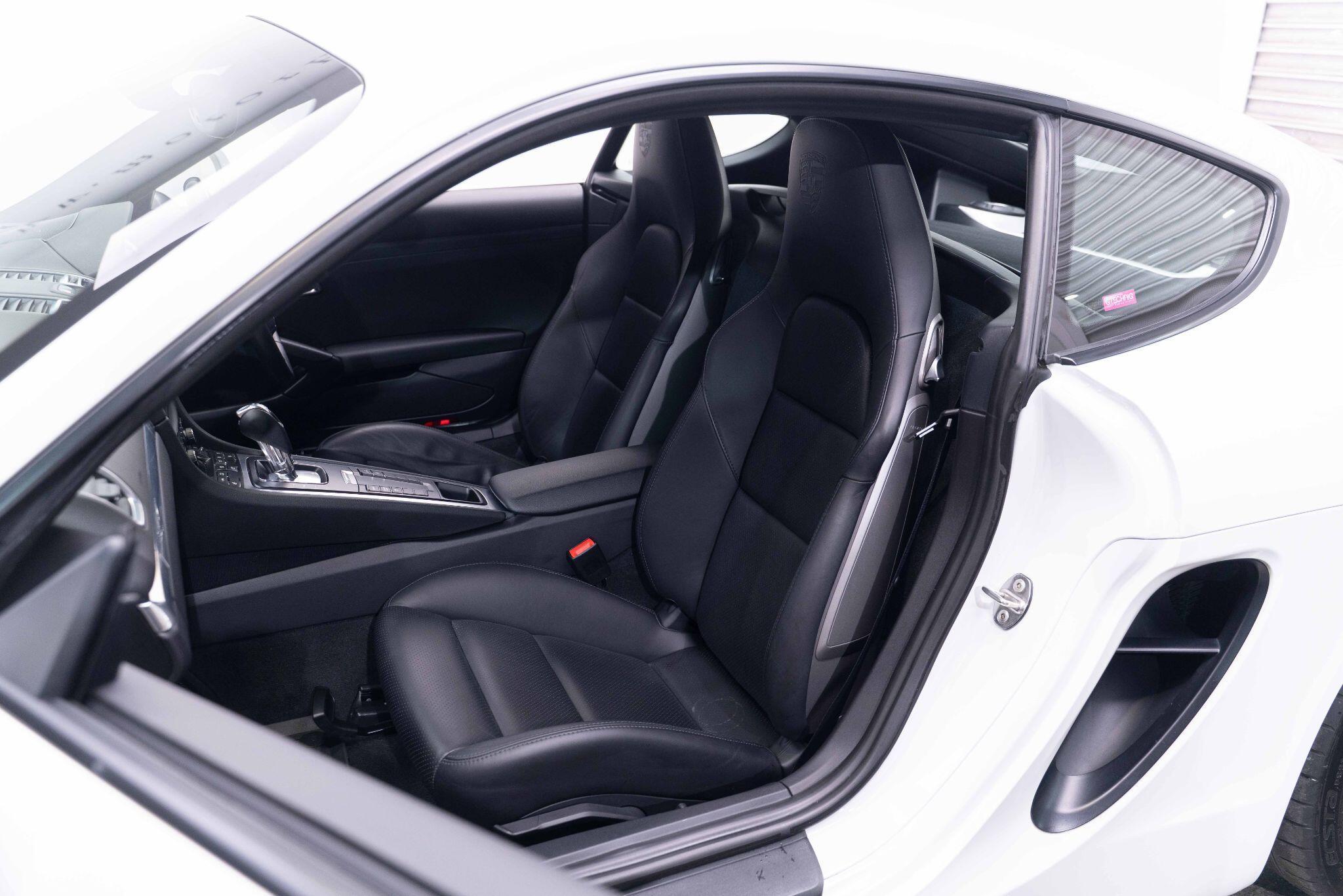 Porsche Cayman - Image 33