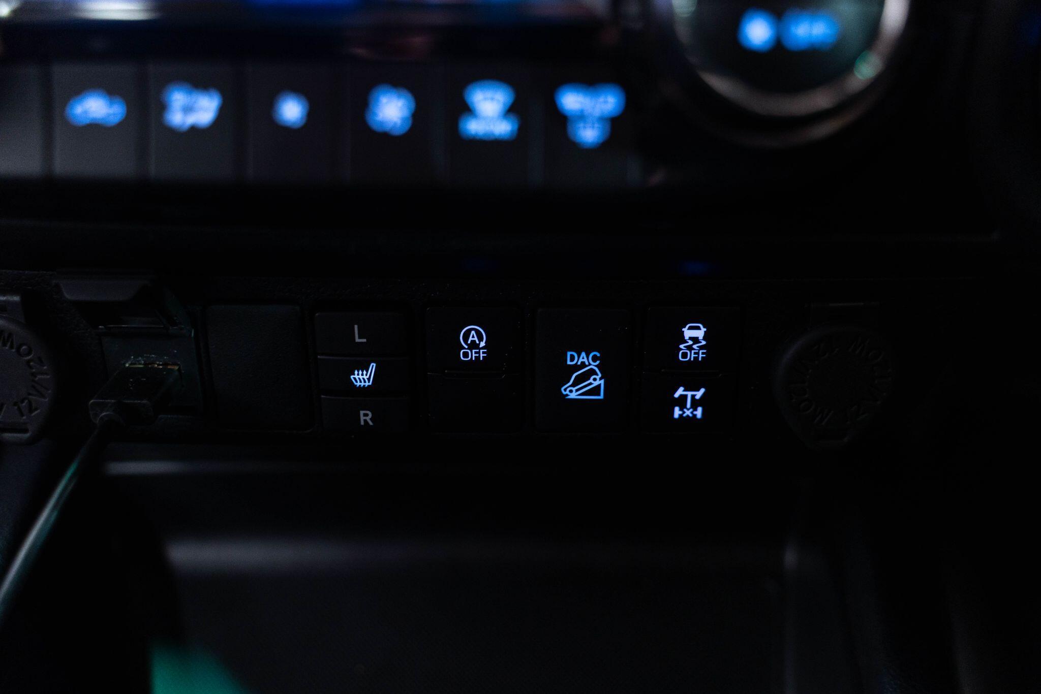 Toyota Hilux - Image 14