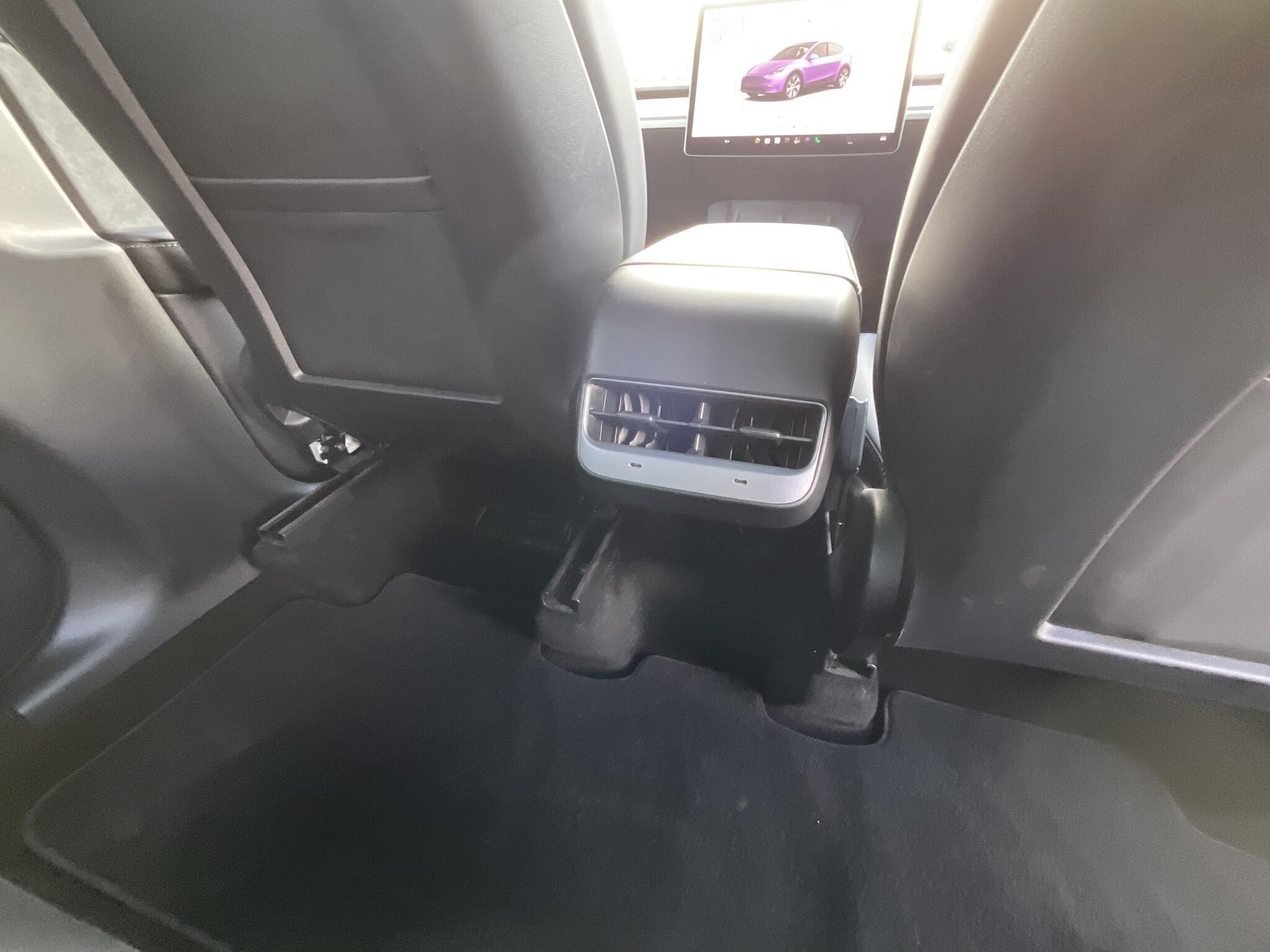 Tesla Model Y - Image 15