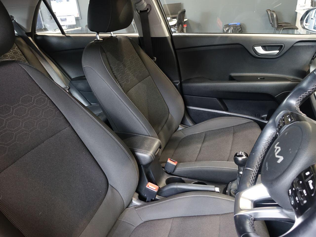 Kia Rio - Image 13