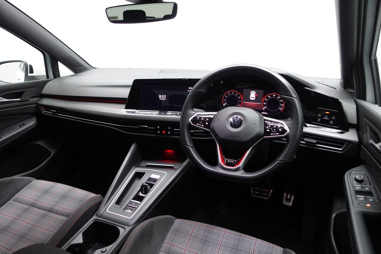 Volkswagen Golf - Image 17