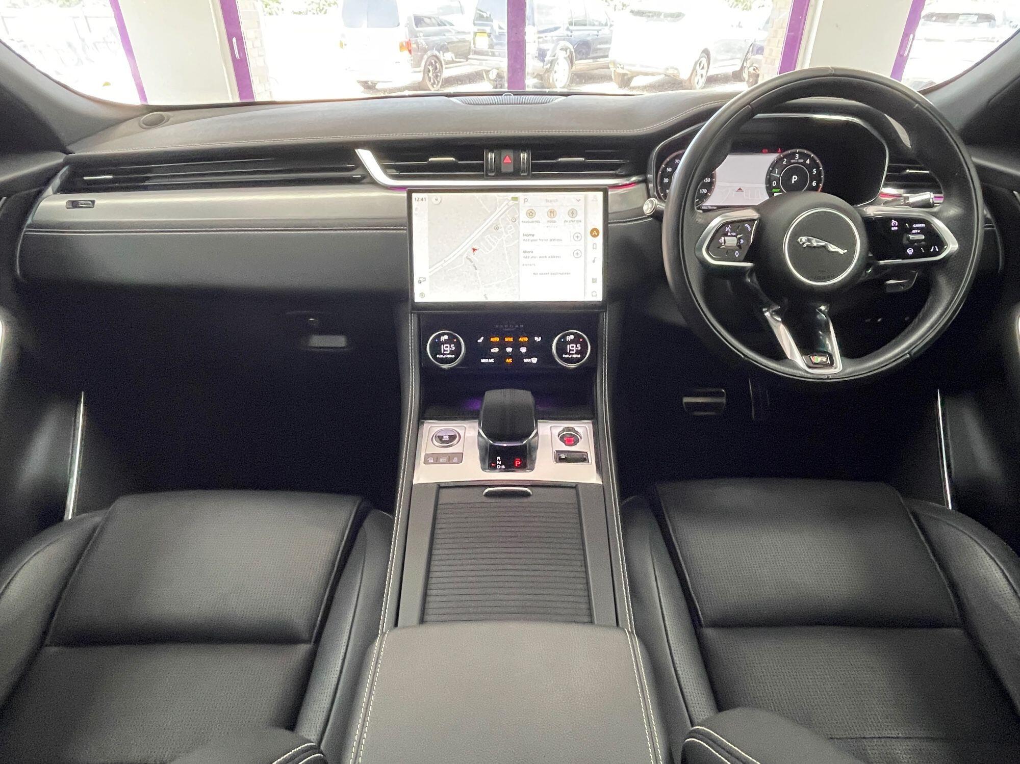 Jaguar F-Pace - Image 2