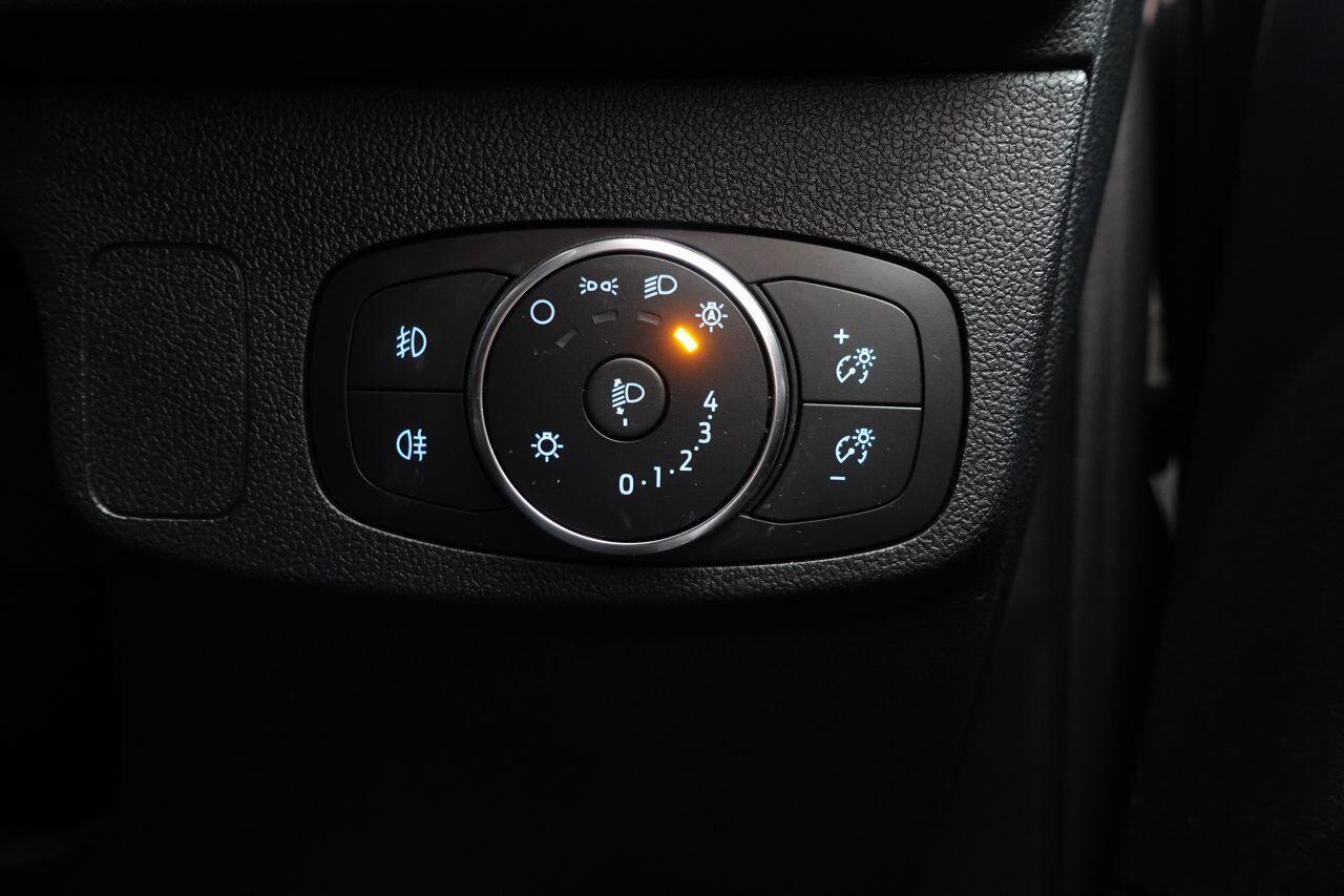 Ford Focus - Image 53