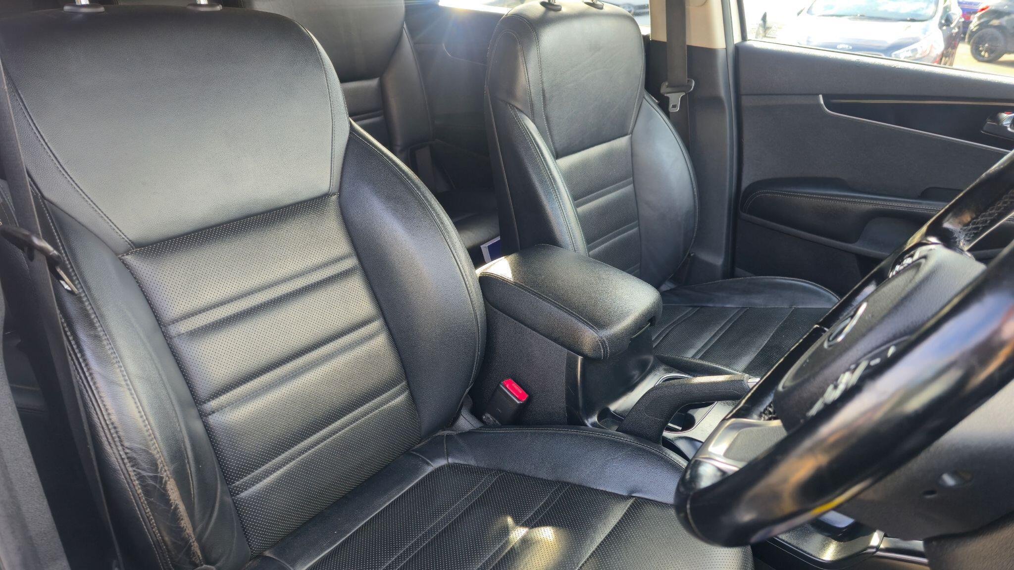 Kia Sorento - Image 12