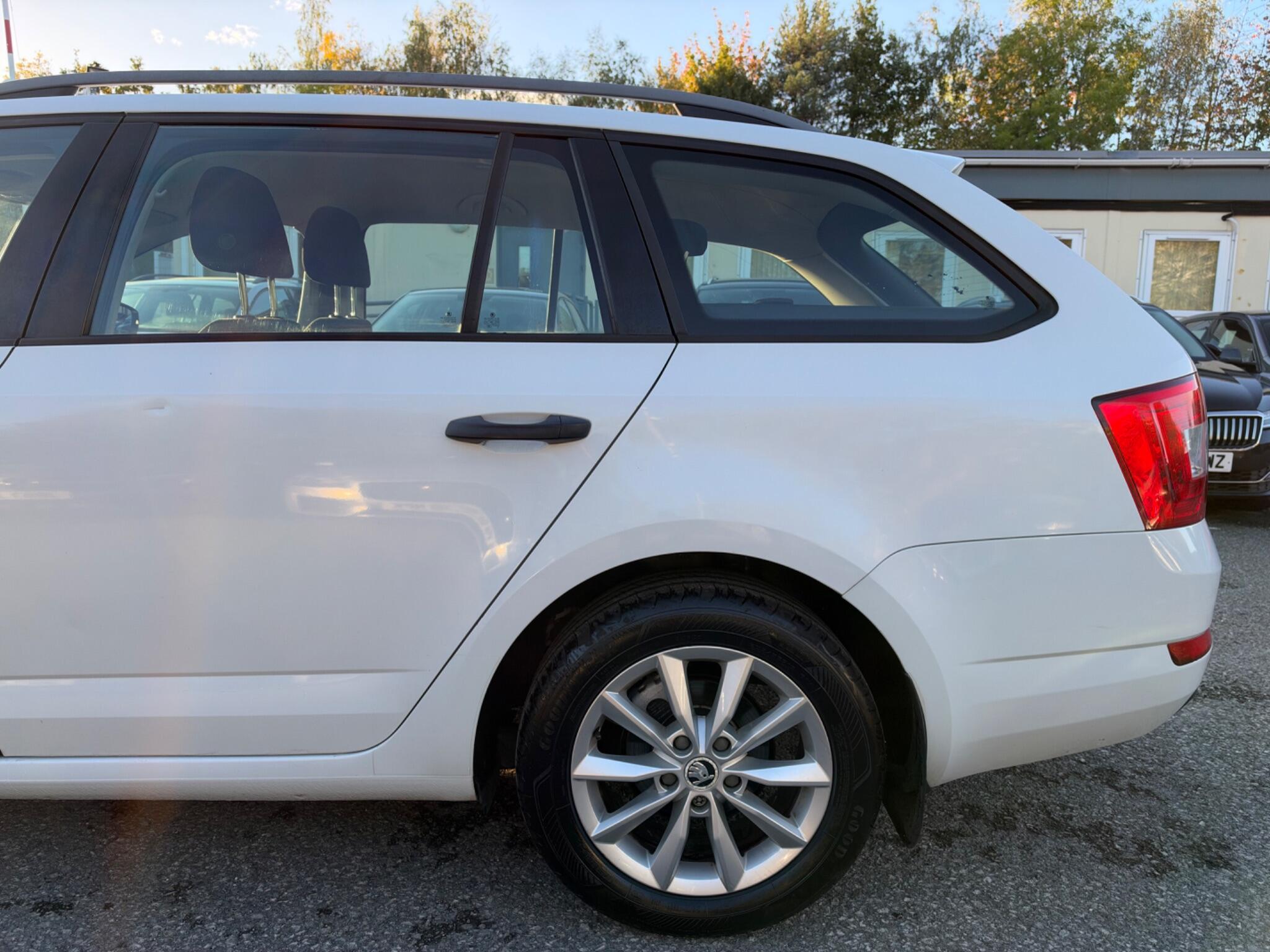 Skoda Octavia - Image 7
