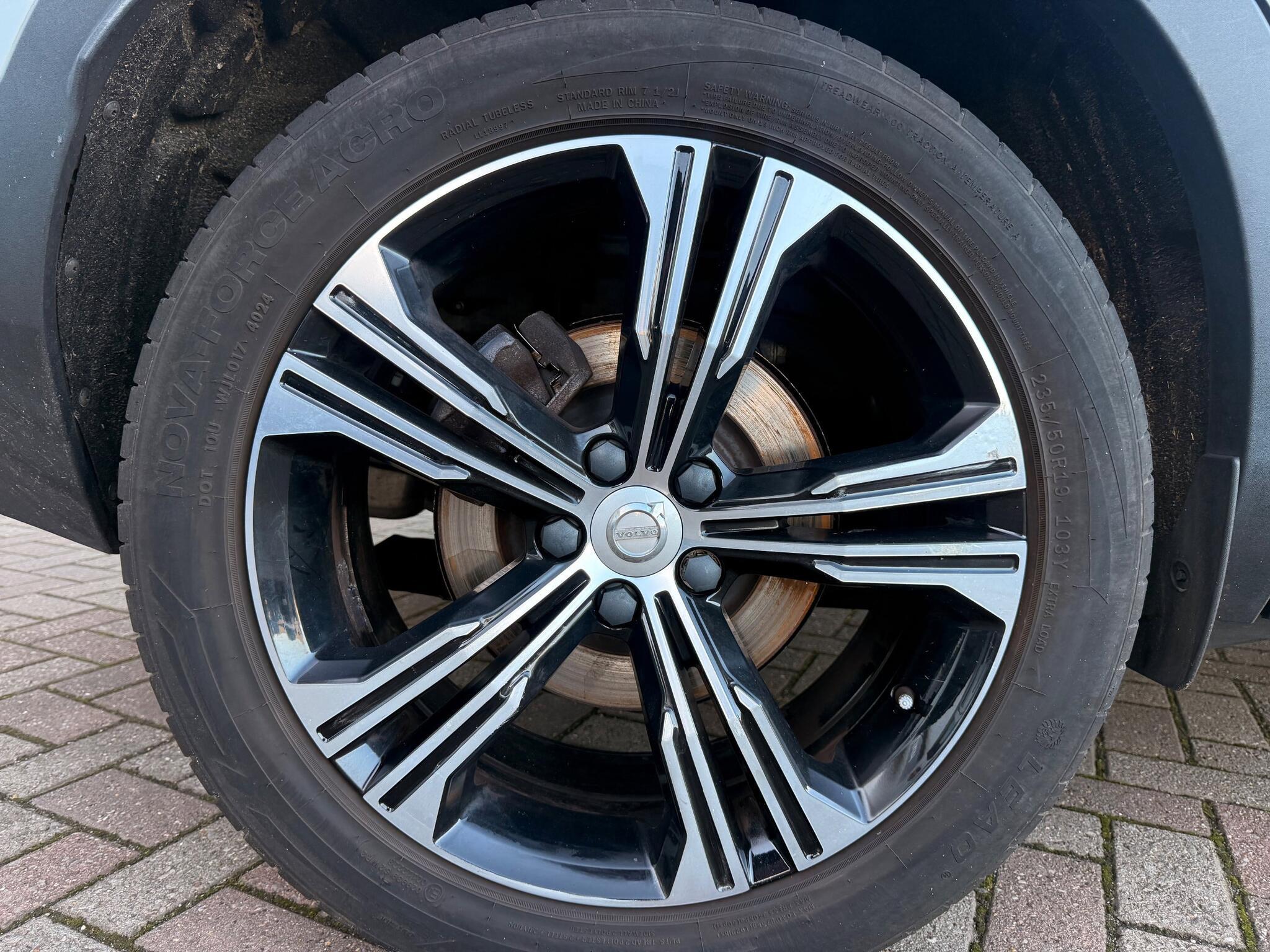 Volvo XC40 - Image 13