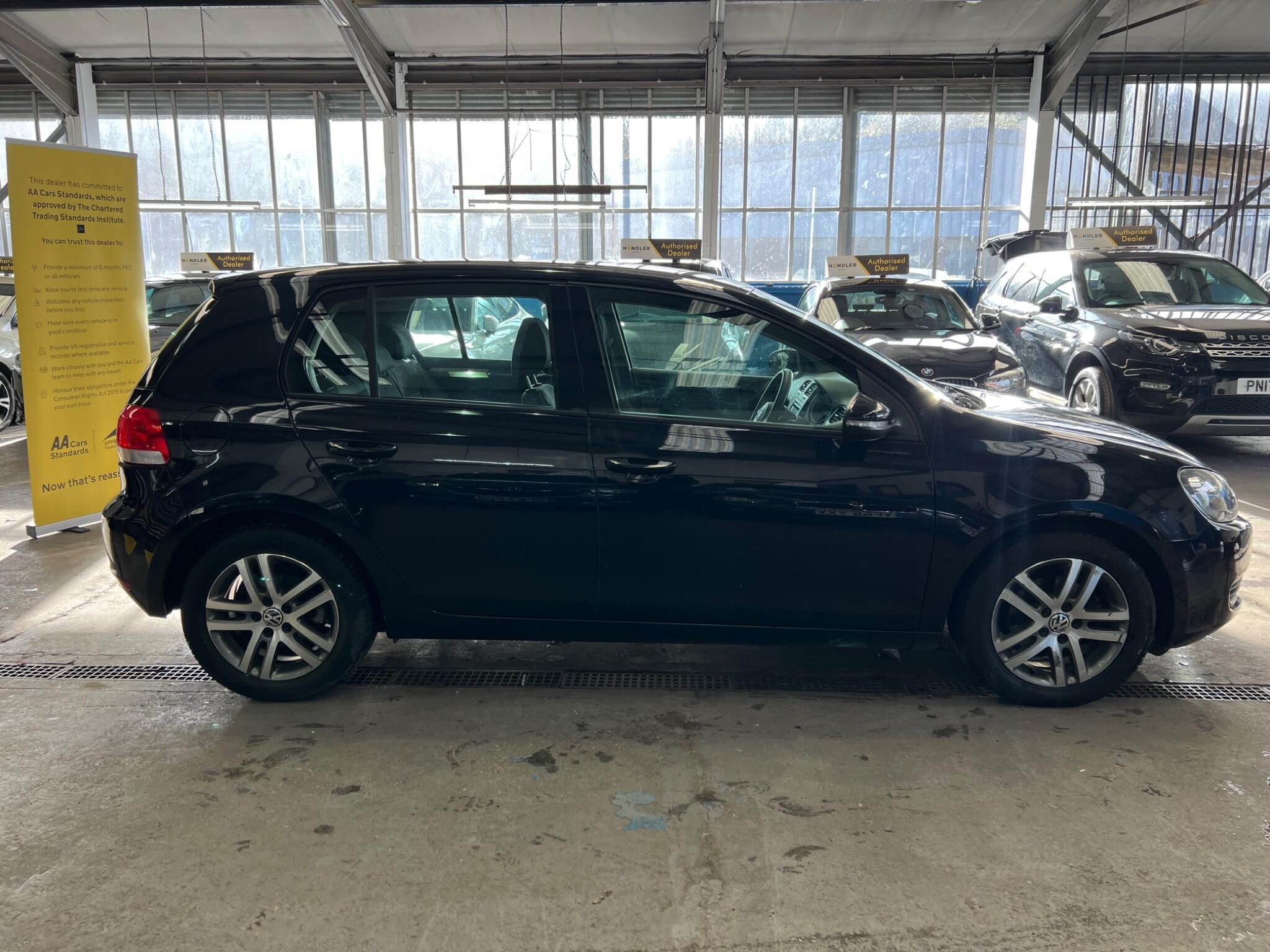 Volkswagen Golf - Image 12