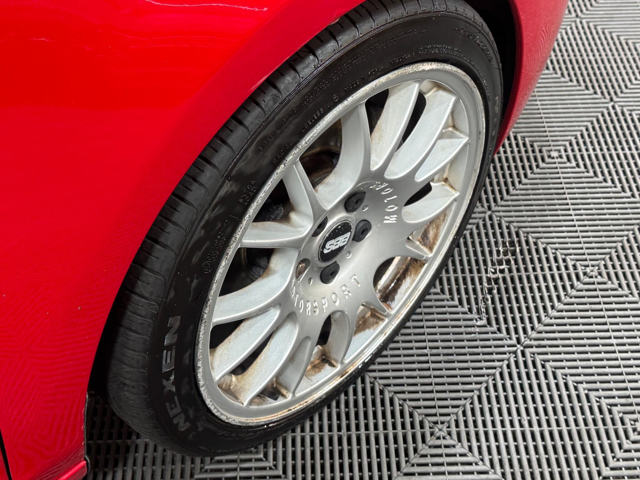 Volkswagen Golf - Image 12