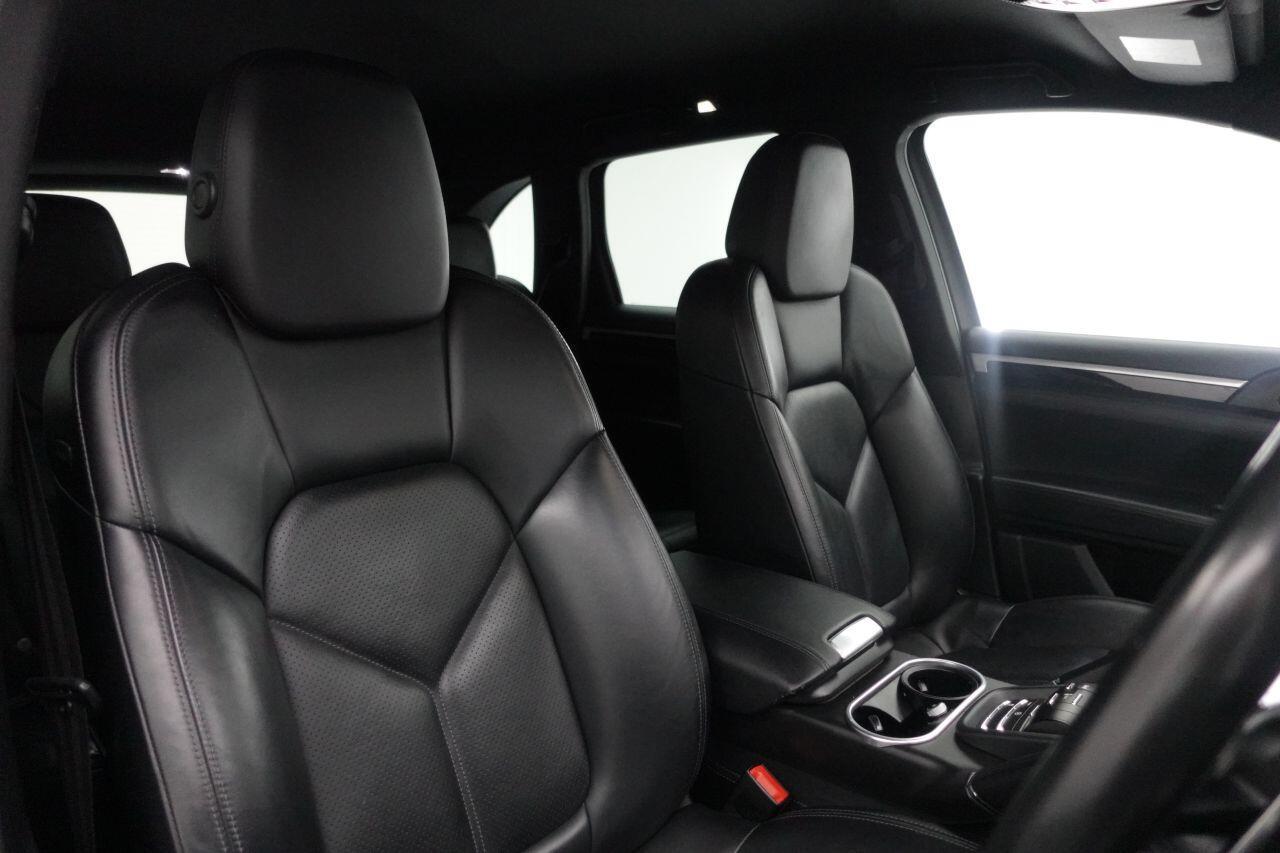 Porsche Cayenne - Image 3