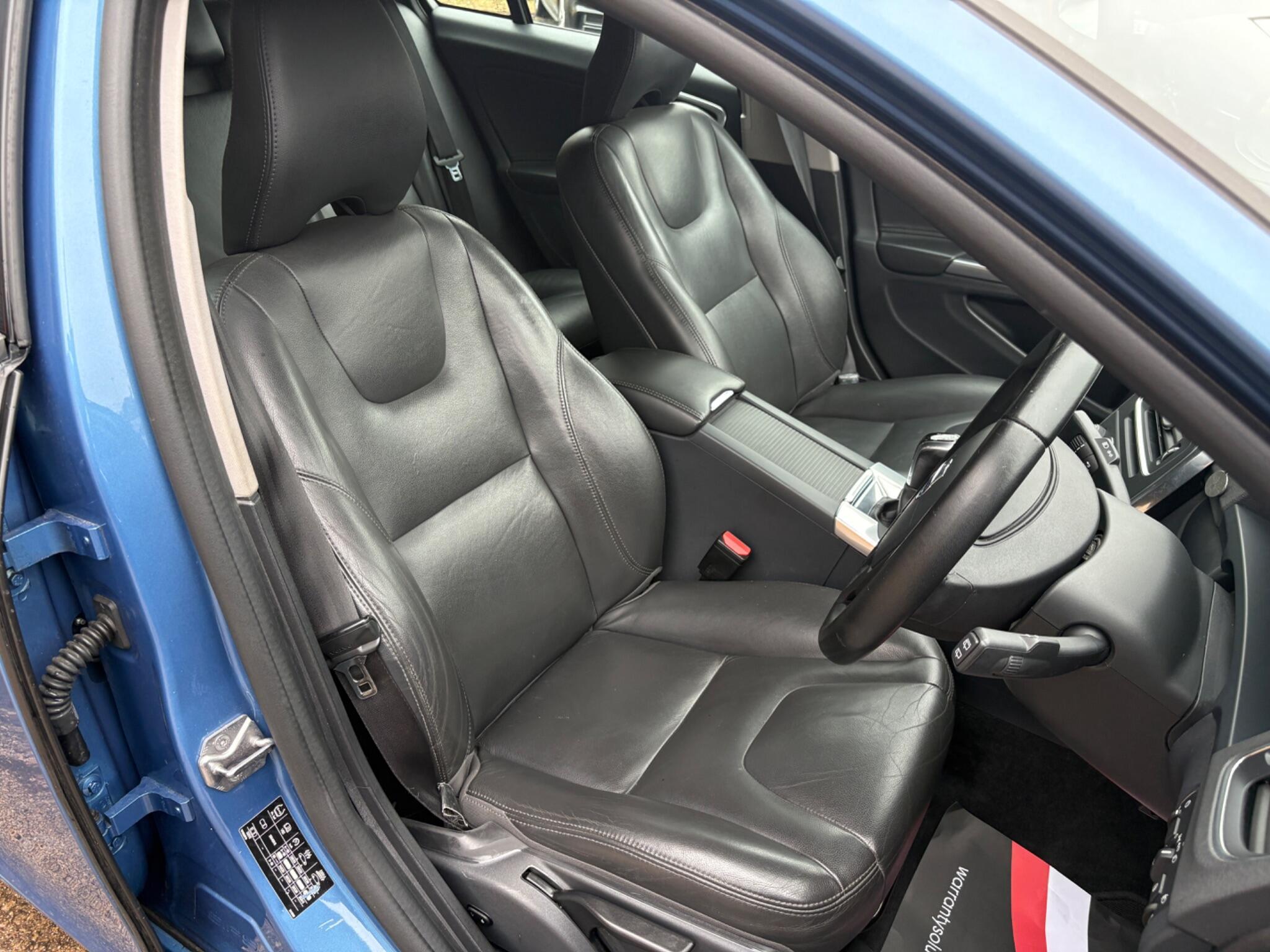 Volvo V60 - Image 11