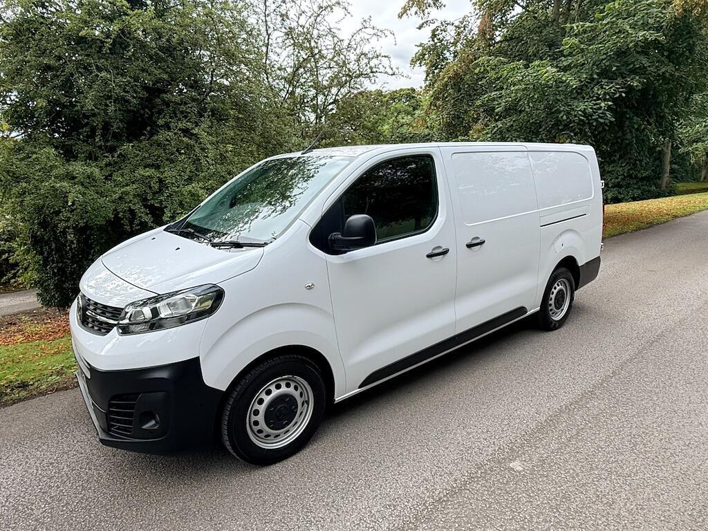 Vauxhall Vivaro - Image 15