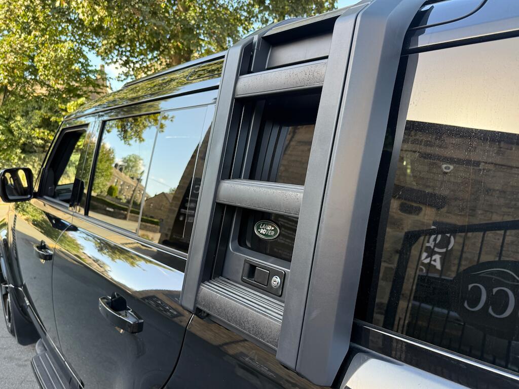 Land Rover Defender 110 - Image 19