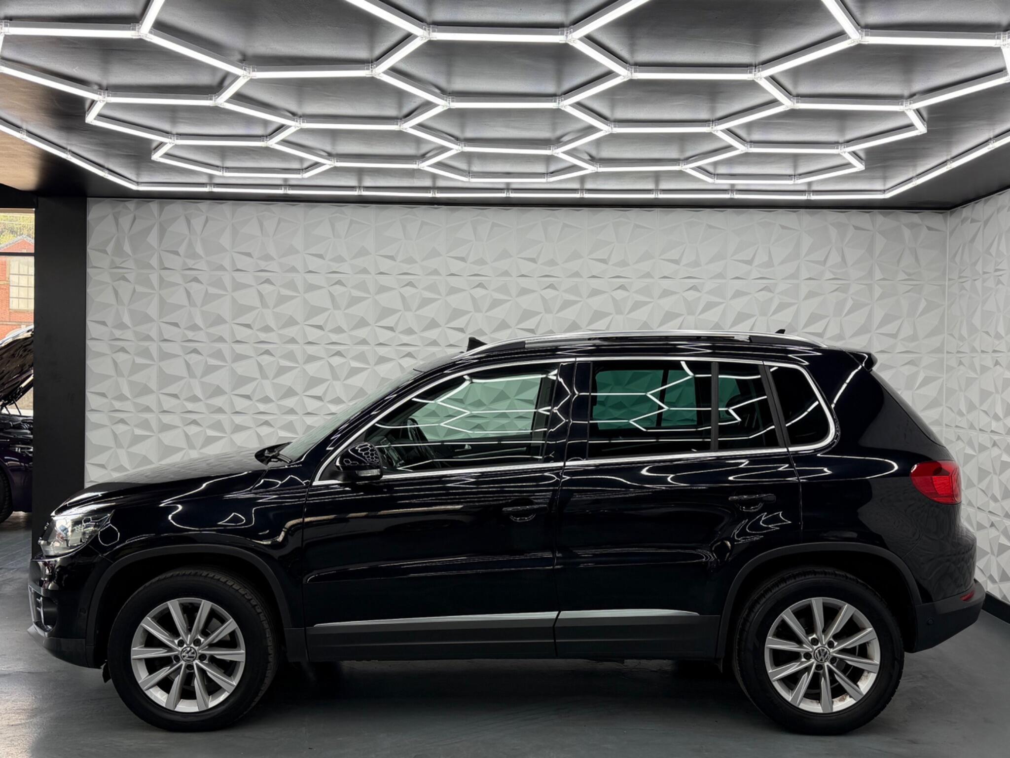 Volkswagen Tiguan - Image 7