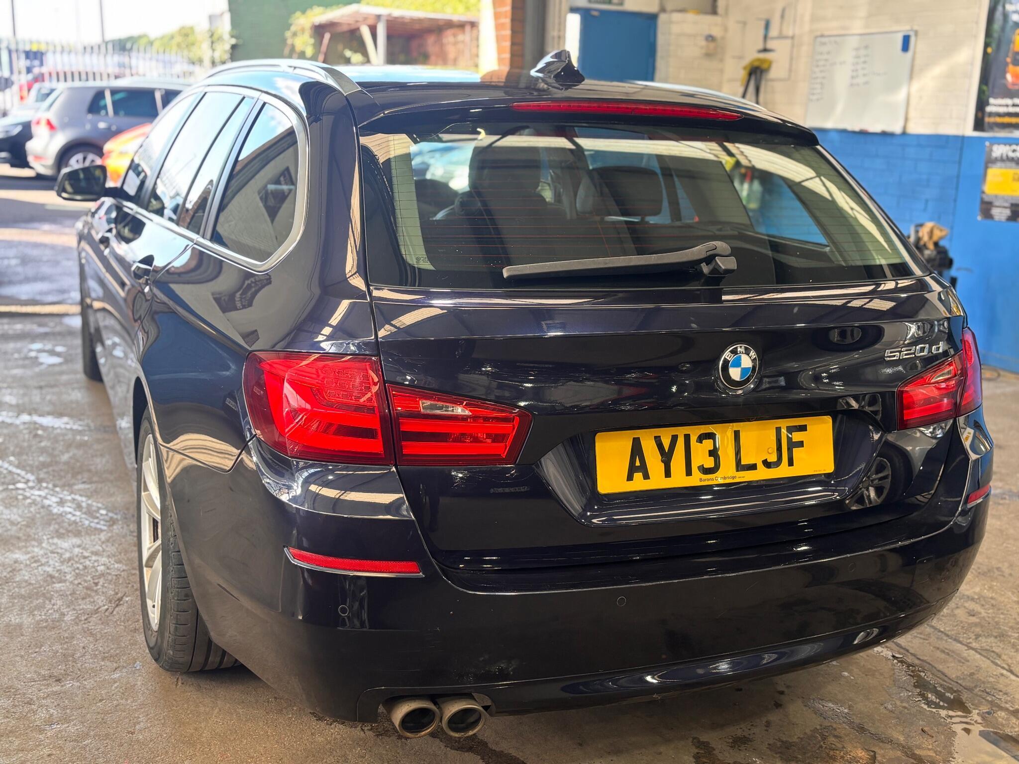 BMW 5 Series - Image 9