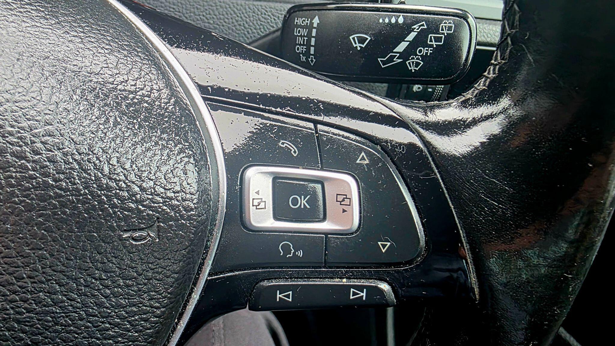 Volkswagen Golf - Image 29