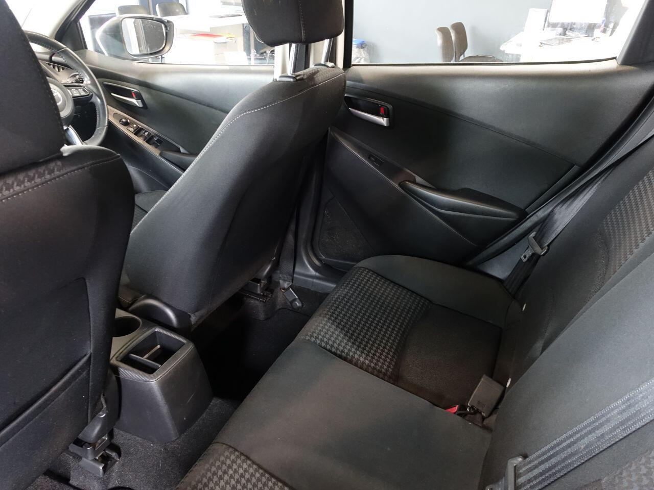 Mazda MAZDA2 - Image 16