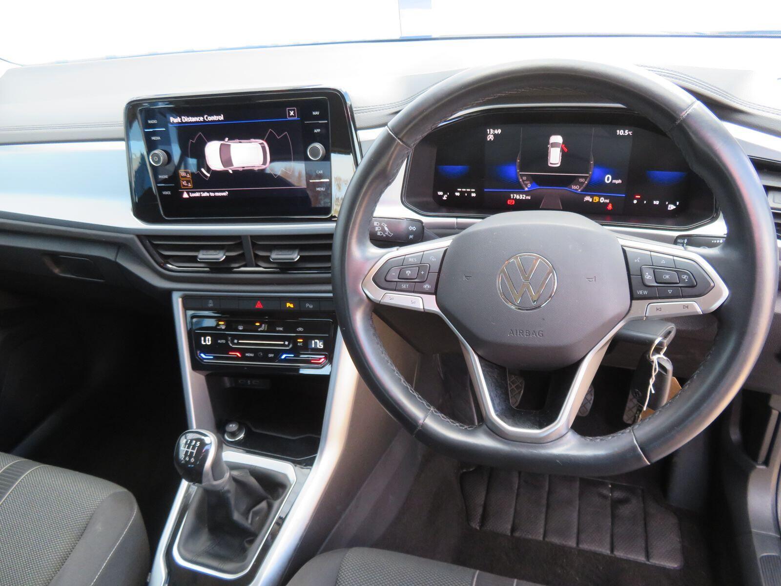 Volkswagen T-Roc - Image 14