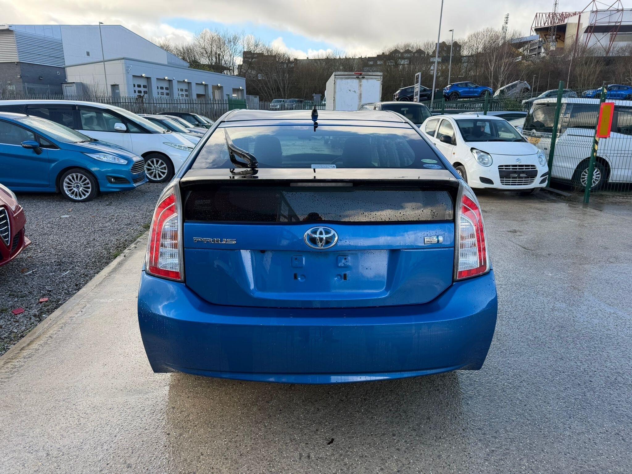 Toyota Prius - Image 5