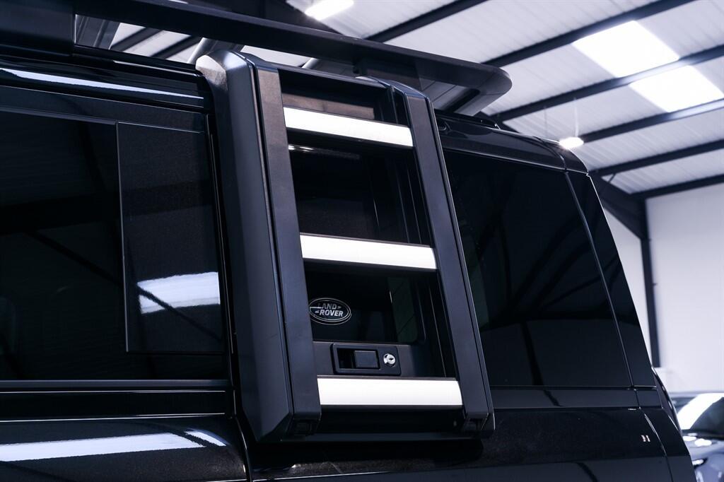 Land Rover Defender 110 - Image 10