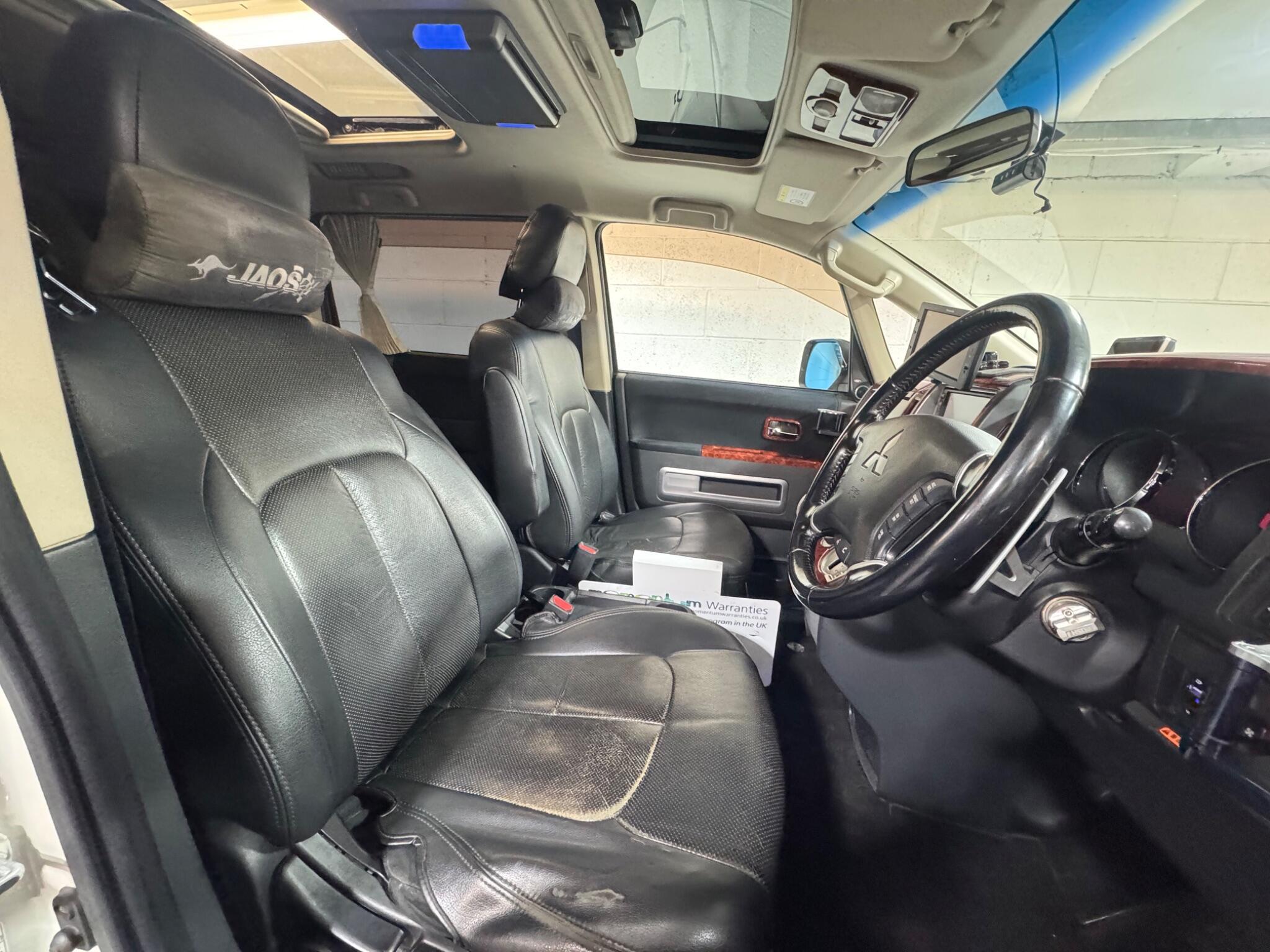 Mitsubishi Delica - Image 7