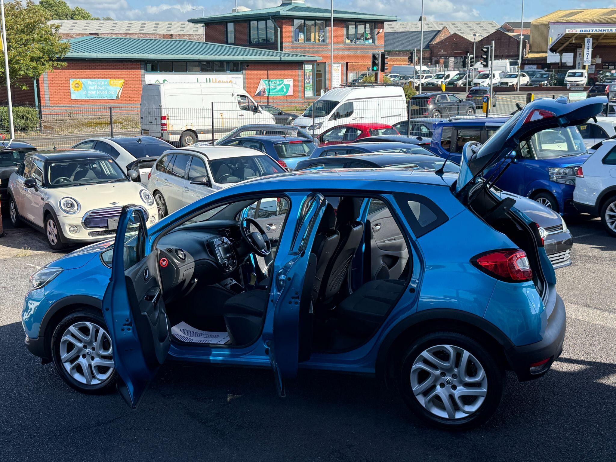 Renault Captur - Image 25