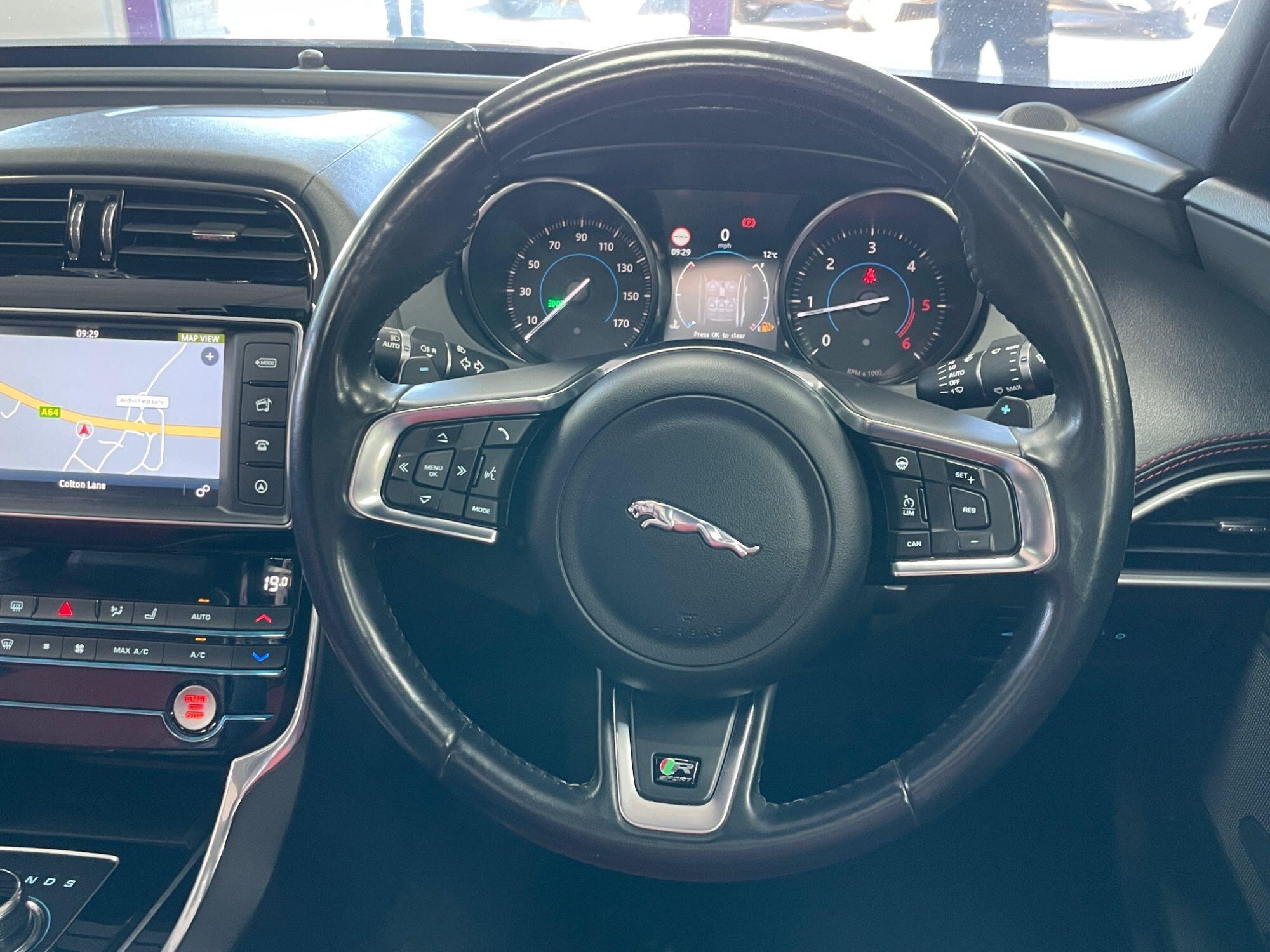 Jaguar XE - Image 33