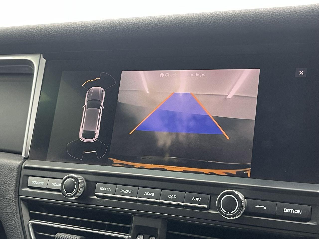 Porsche Macan - Image 44