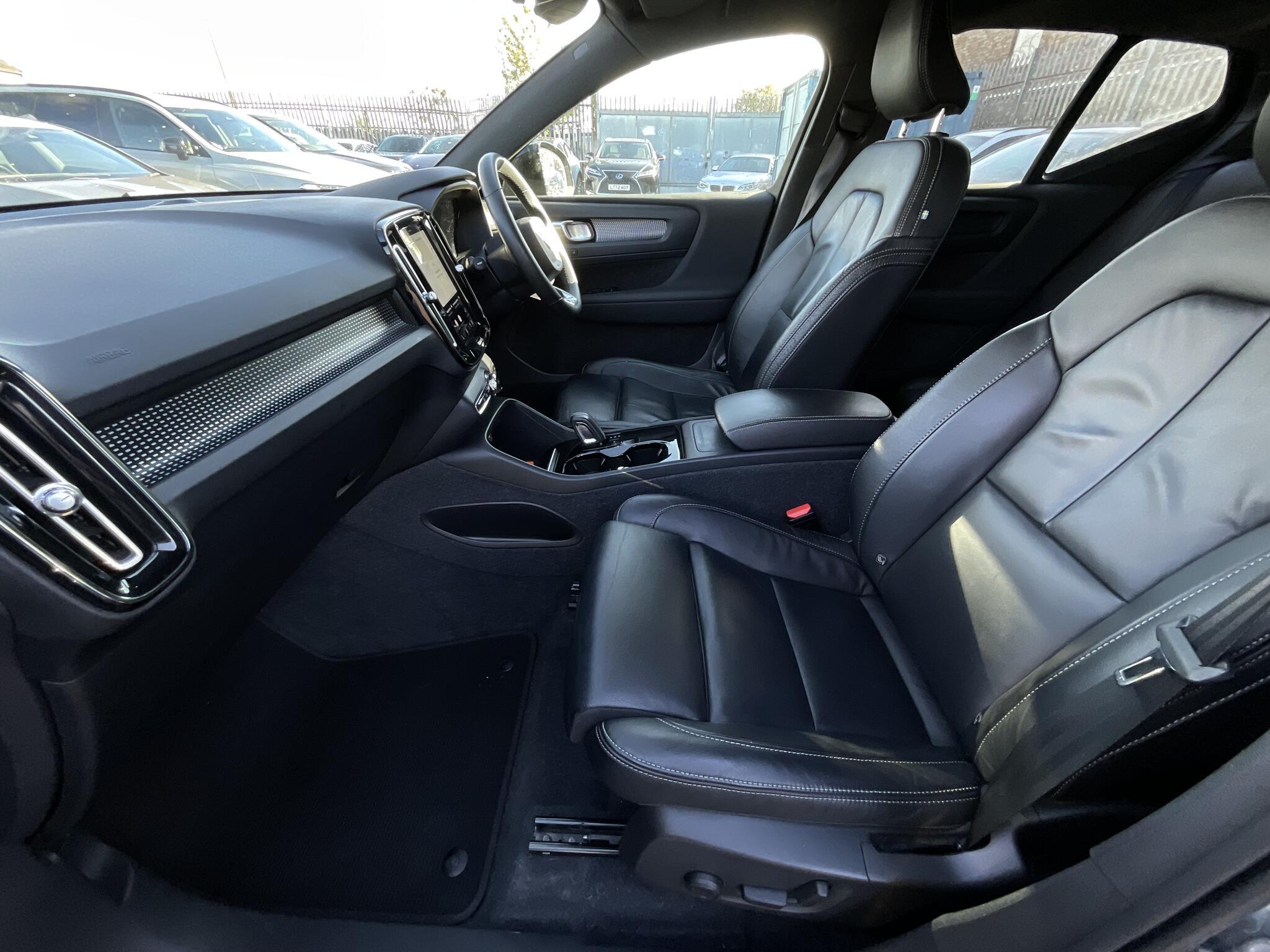 Volvo XC40 - Image 17