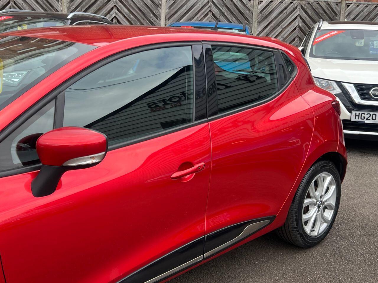 Renault Clio - Image 12