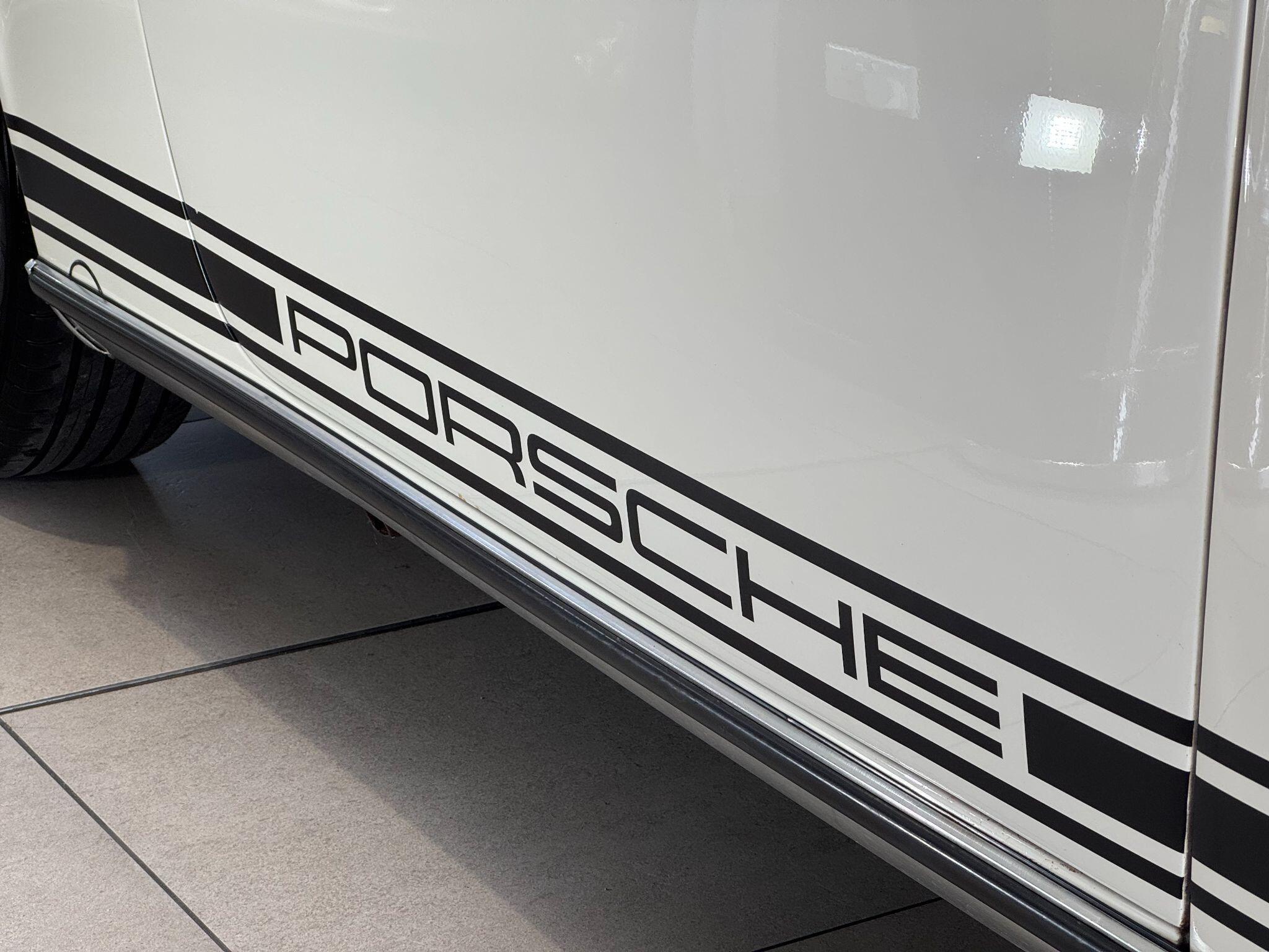 Porsche 911 - Image 5