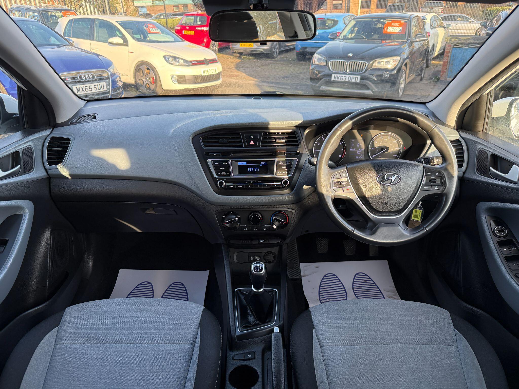 Hyundai i20 - Image 3