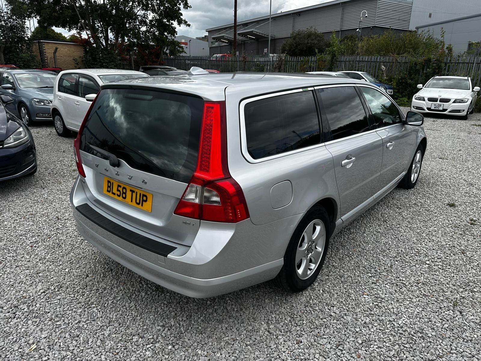 Volvo V70 - Image 6