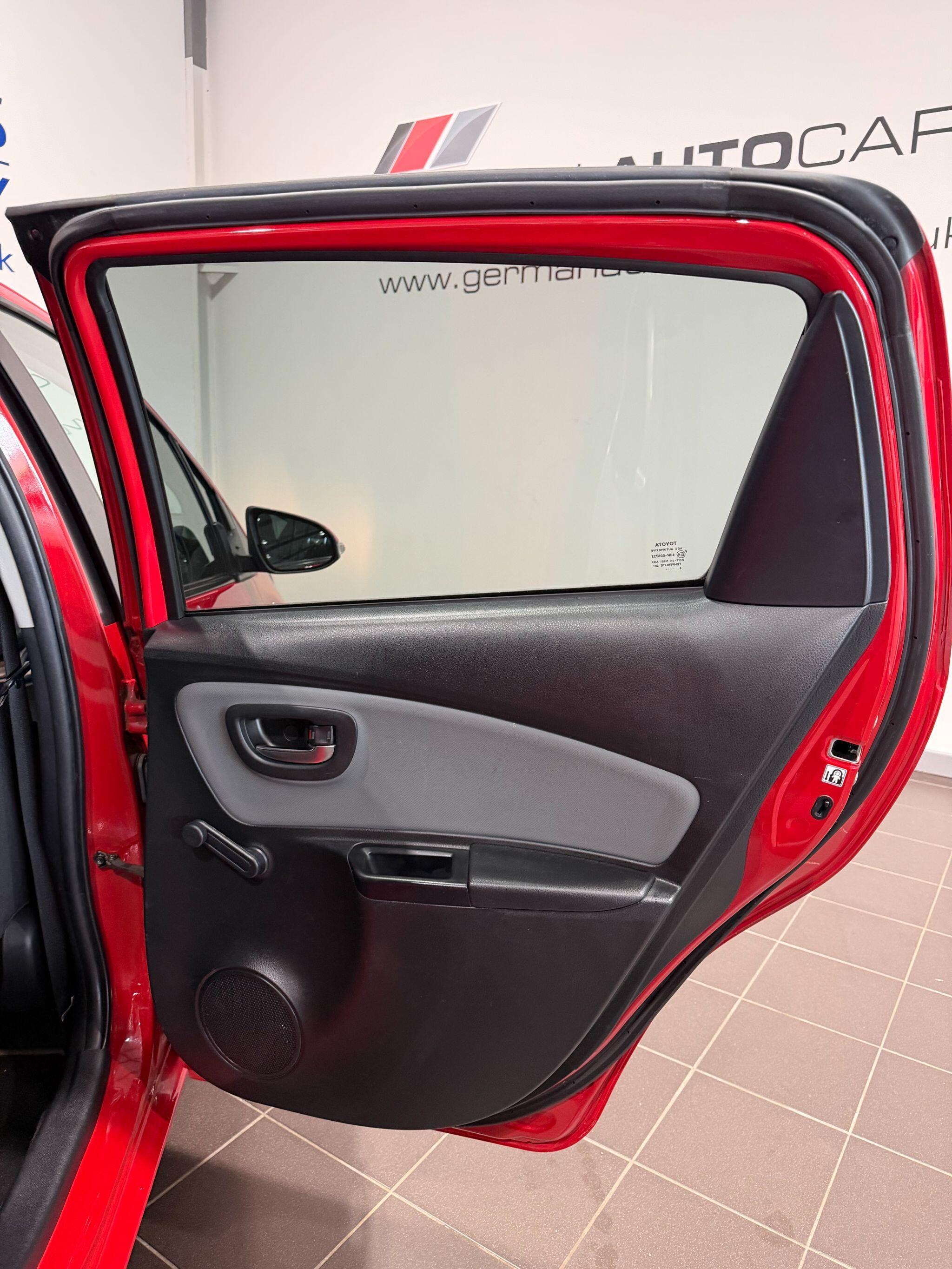 Toyota Yaris - Image 20
