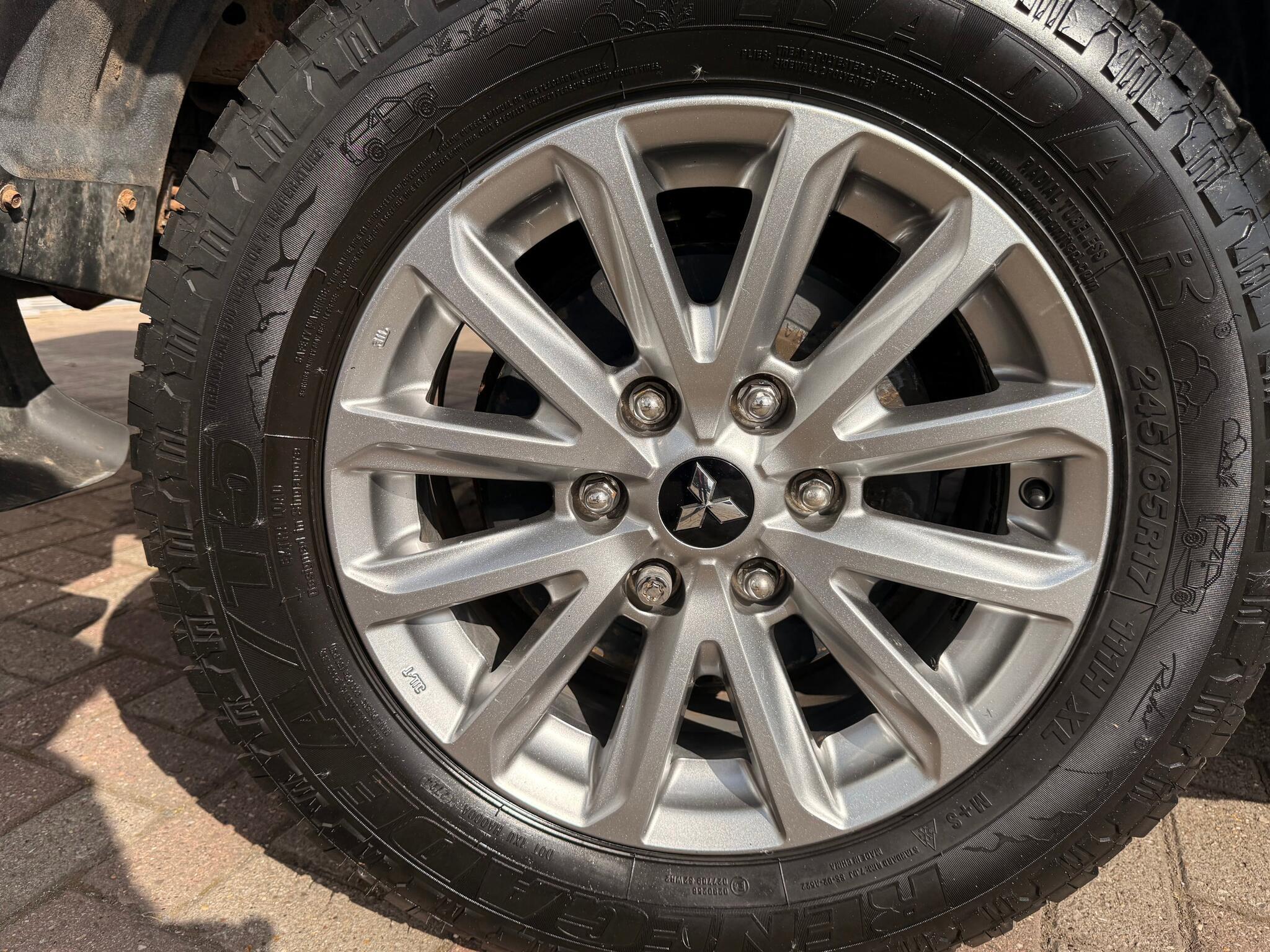 Mitsubishi L200 - Image 12