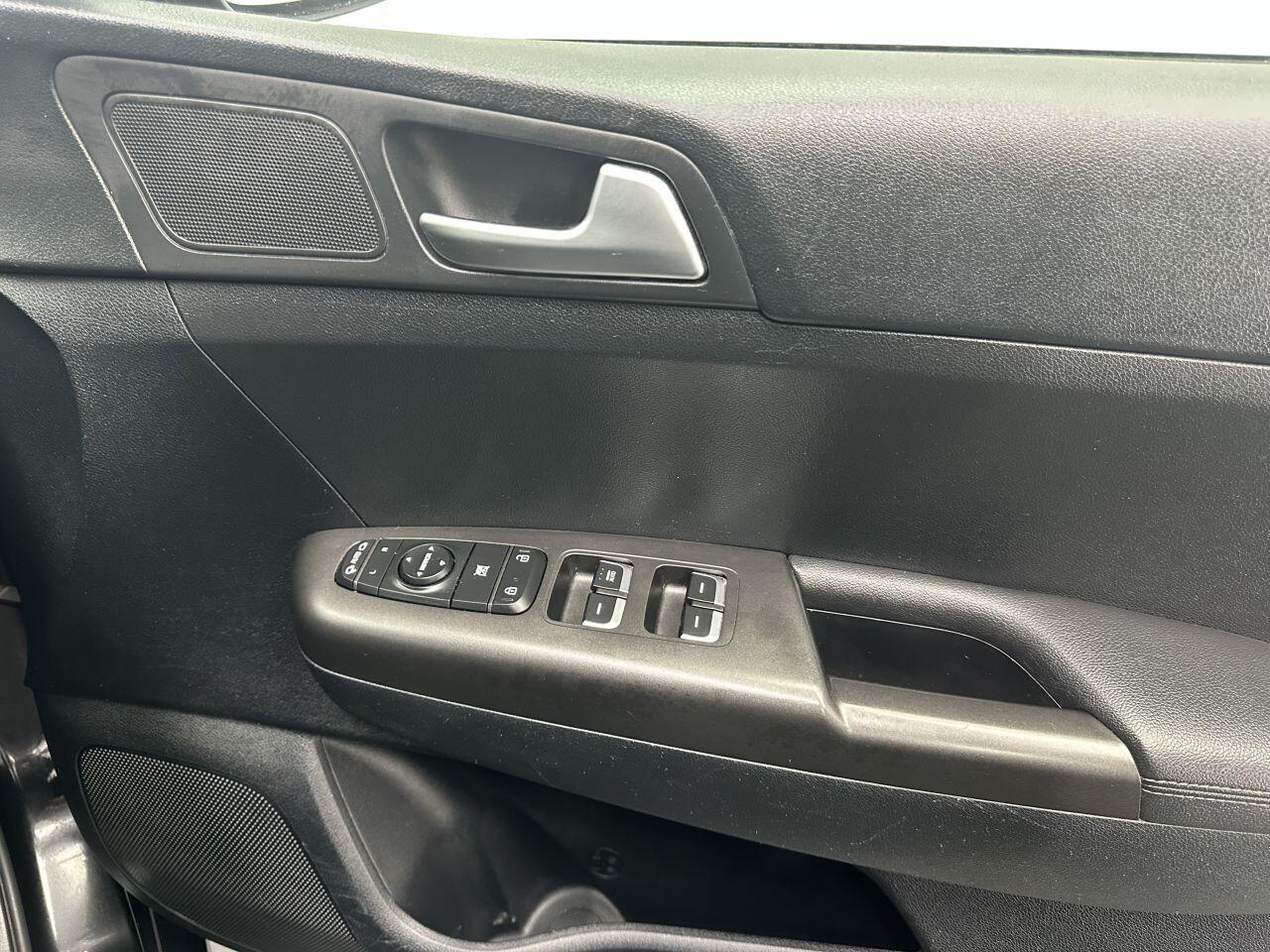 Kia Sportage - Image 17