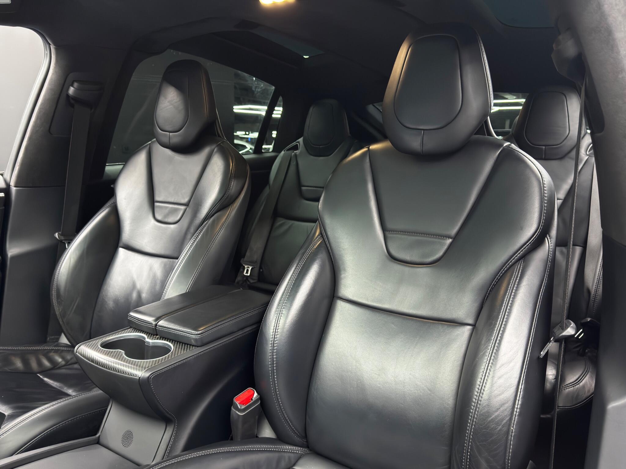 Tesla Model X - Image 15