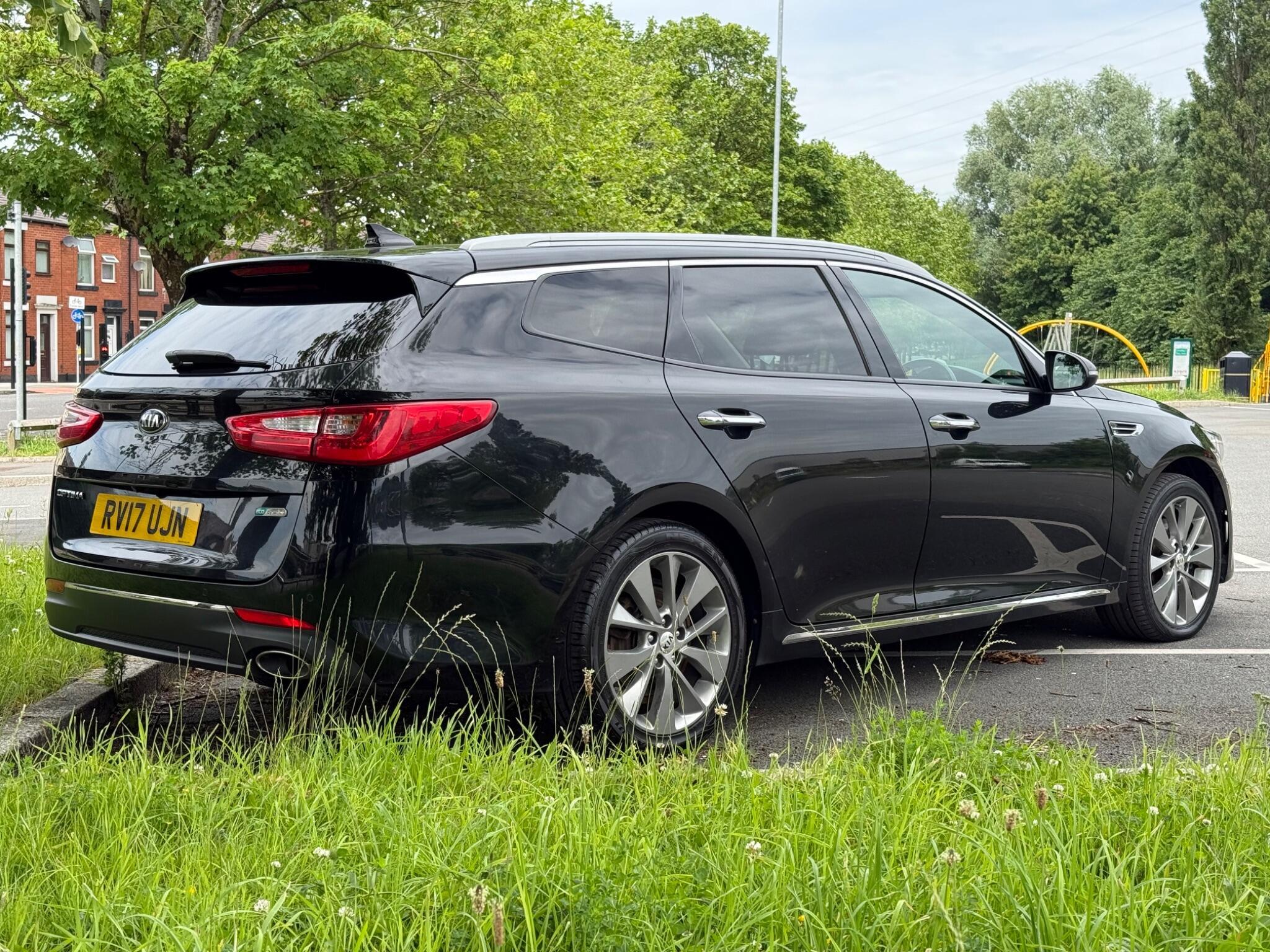 Kia Optima - Image 8