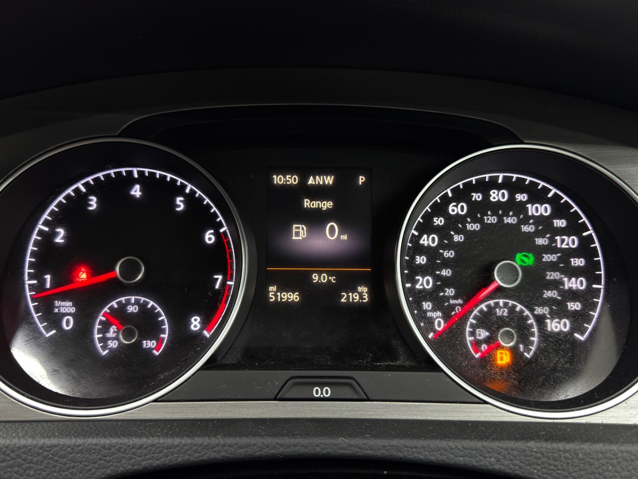 Volkswagen Golf - Image 20