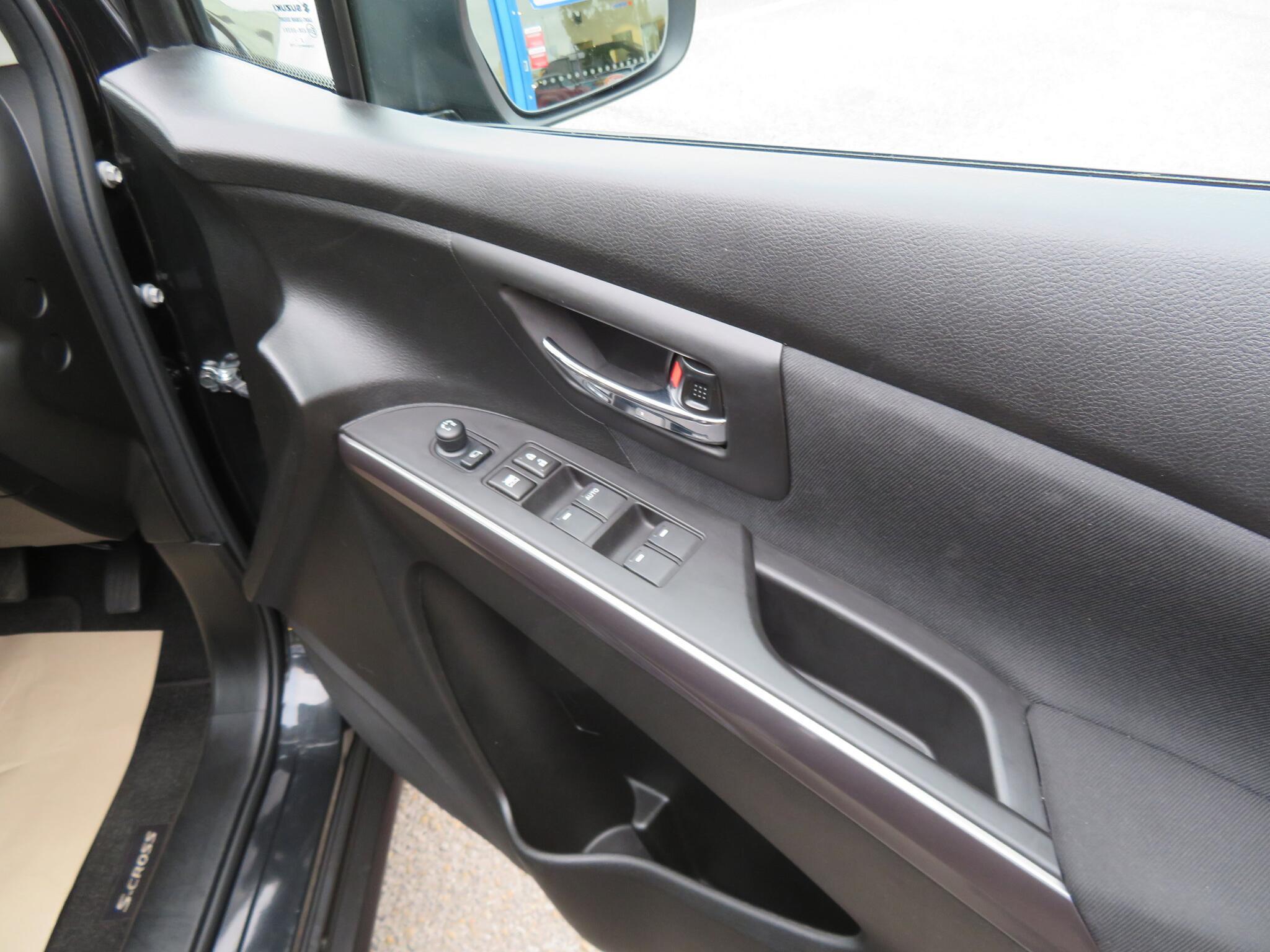 Suzuki S-Cross - Image 19