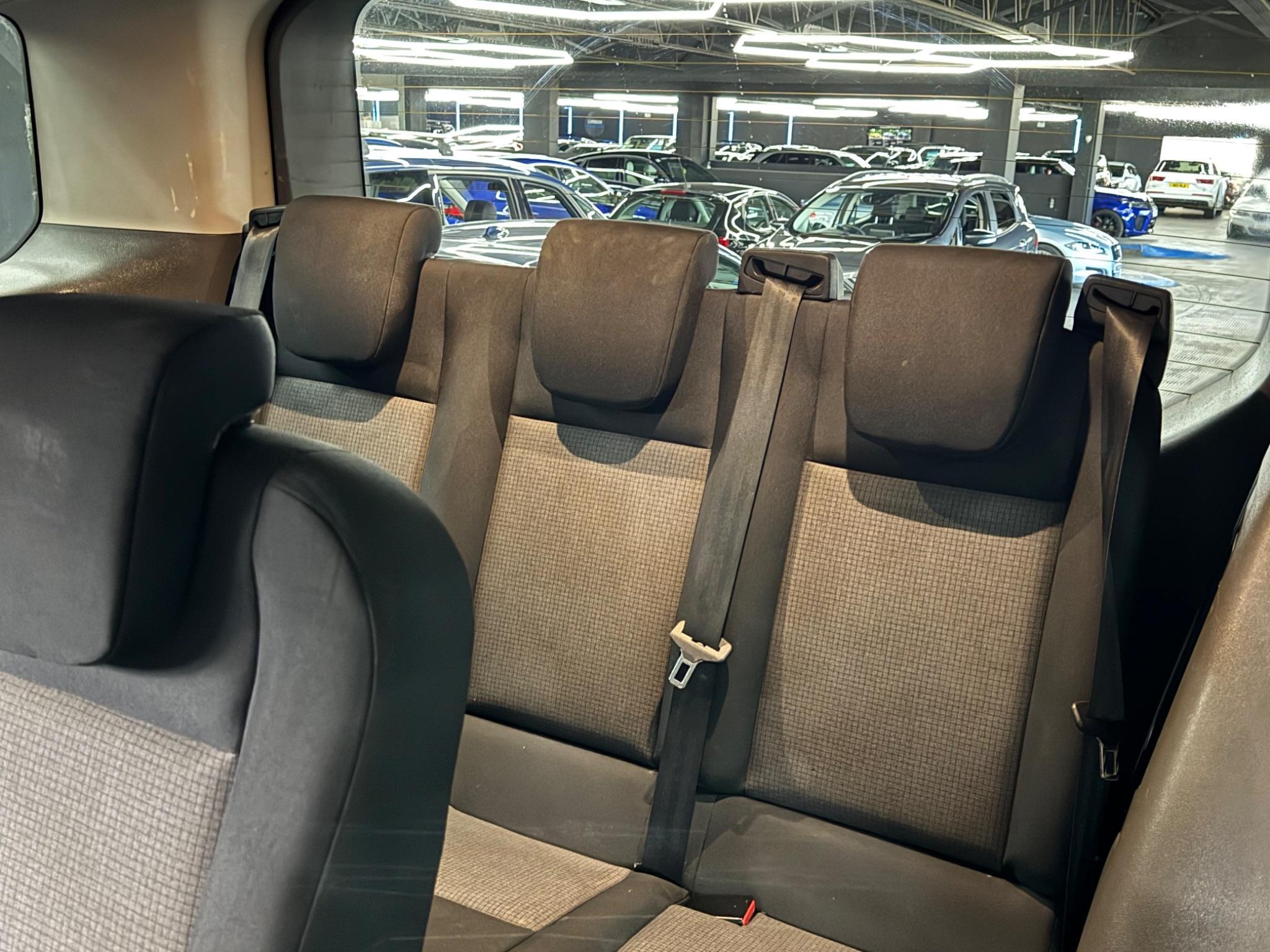 Ford TOURNEO CUSTOM - Image 17