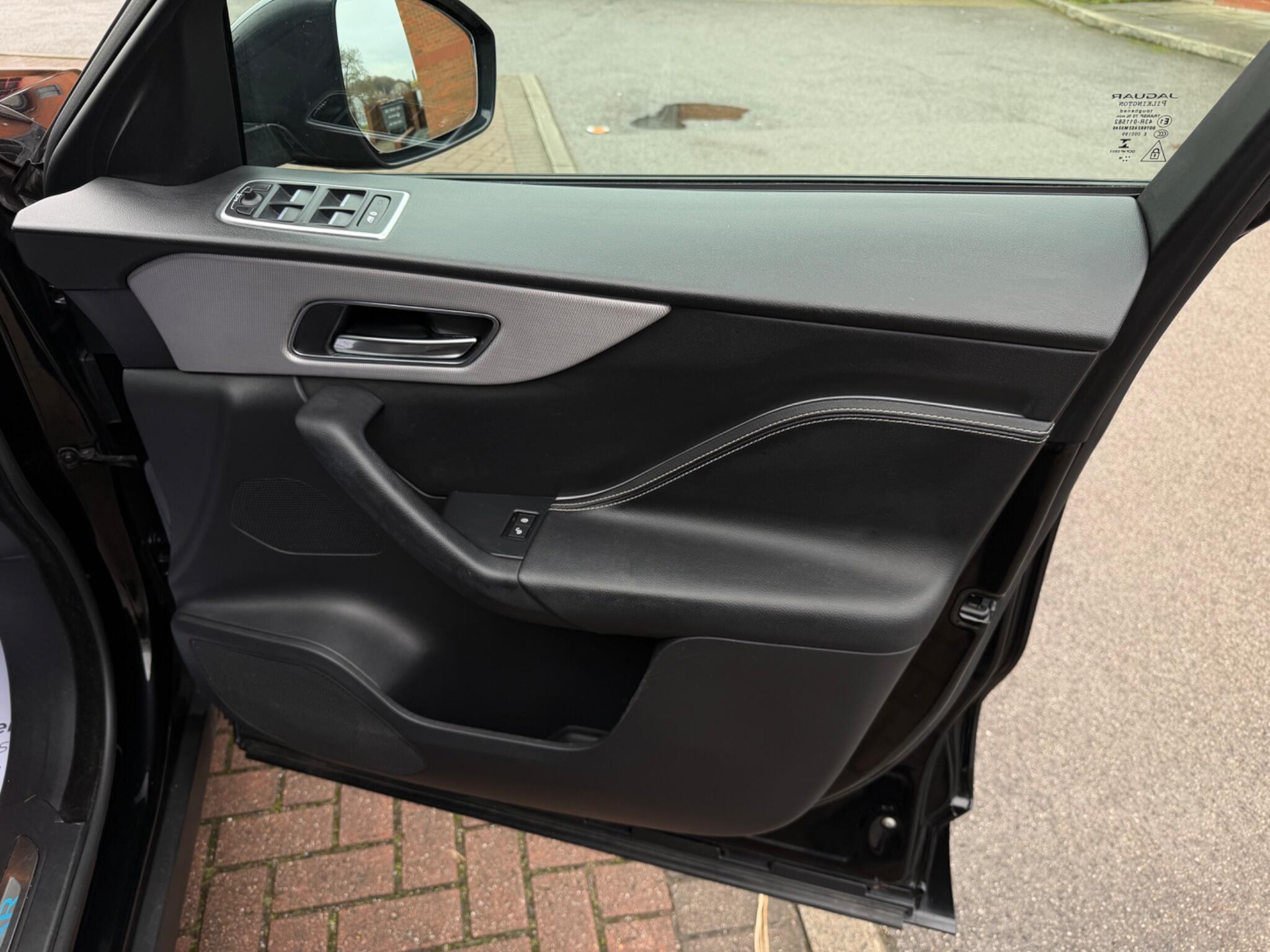 Jaguar F-Pace - Image 38