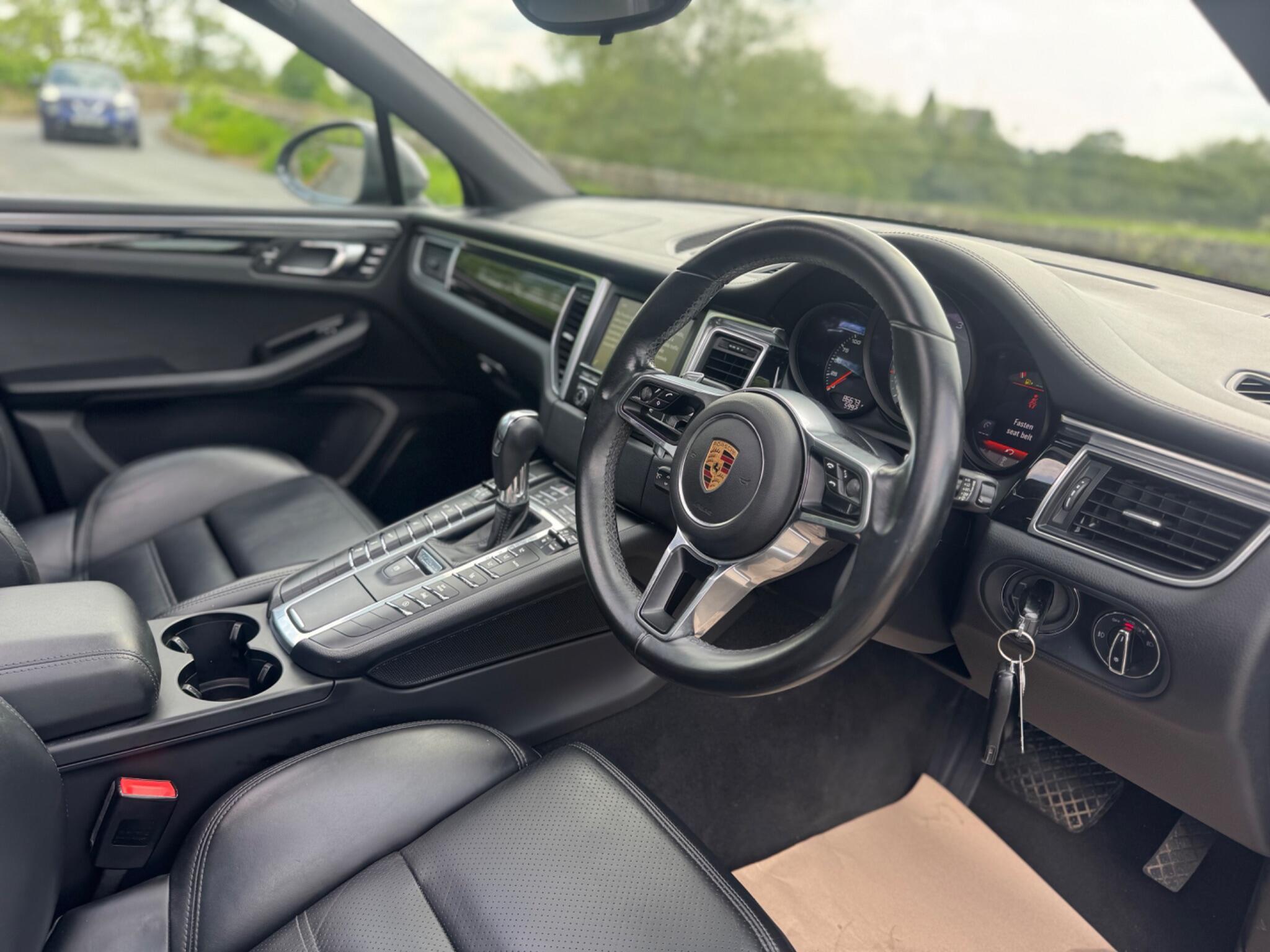Porsche Macan - Image 24